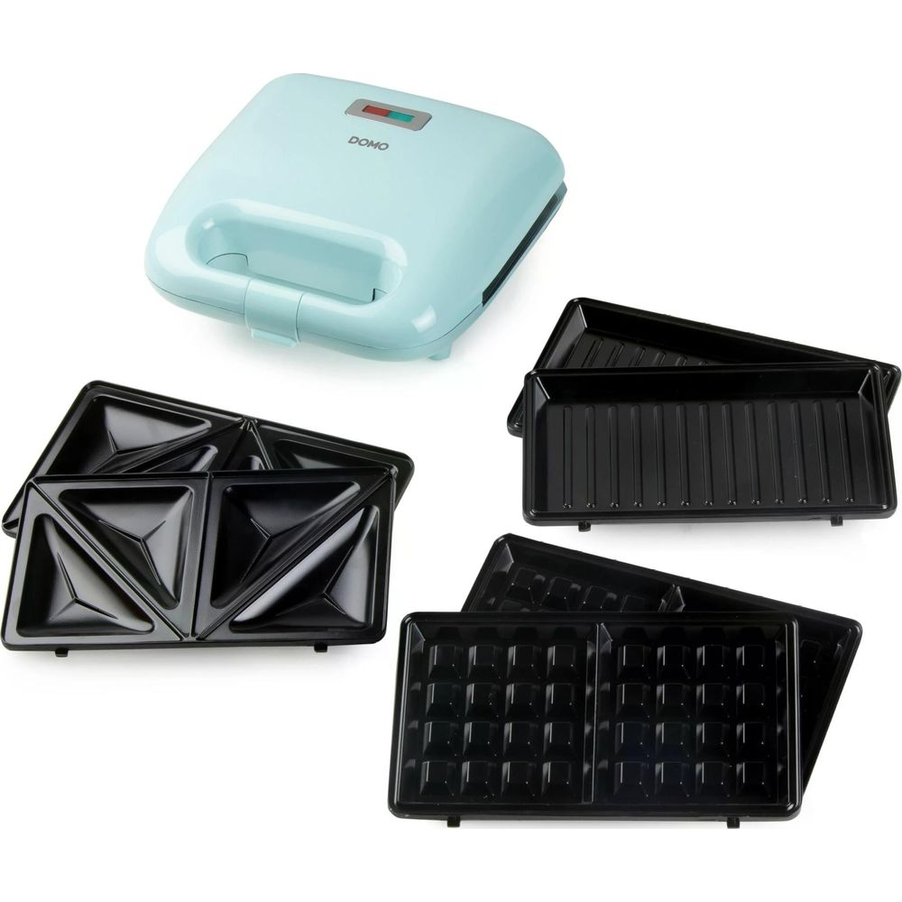 Un sandwich maker azzurro con tre piastre intercambiabili: triangolo, grill e waffle.