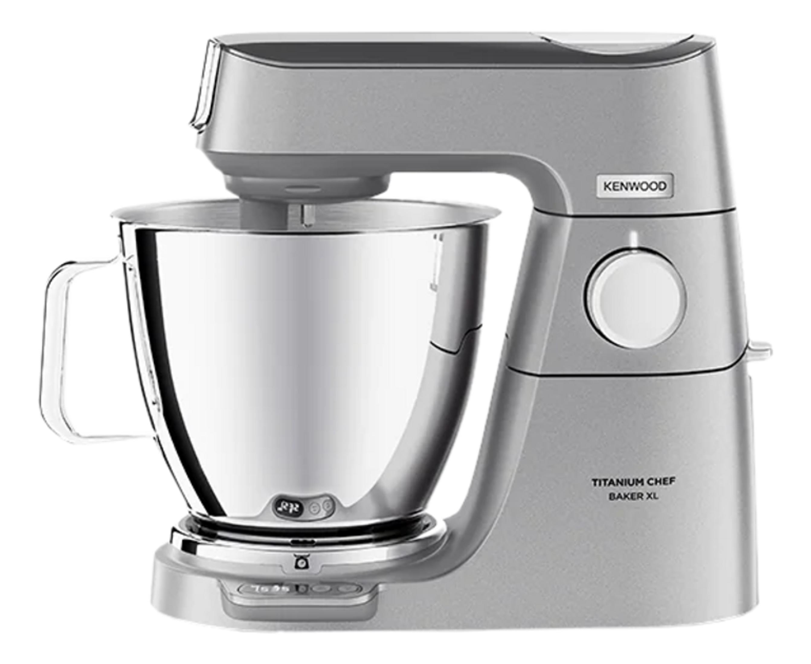 Ein silberner Kenwood Küchenmaschinen-Mixer mit Edelstahlschüssel und Bedienelementen.