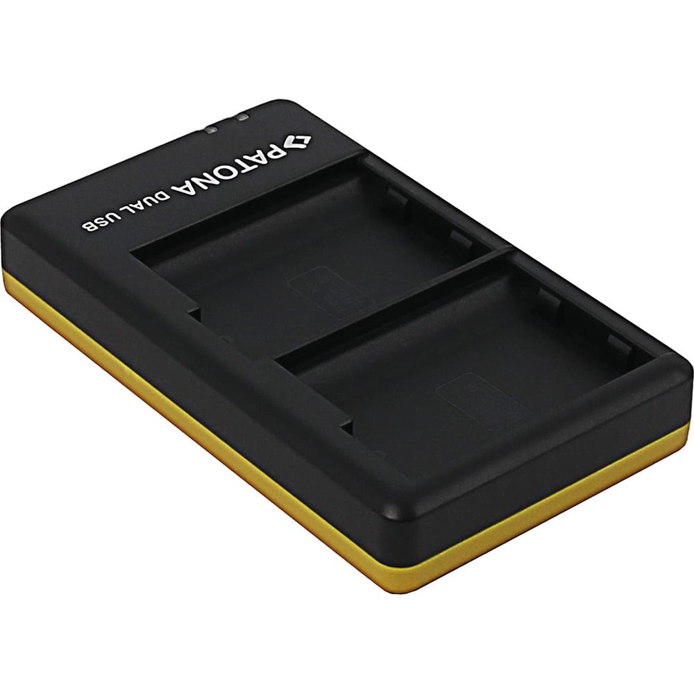 Schwarzes Ladegerät mit zwei Fächern und gelbem Rand, mit Aufschrift PATONA DUAL USB.