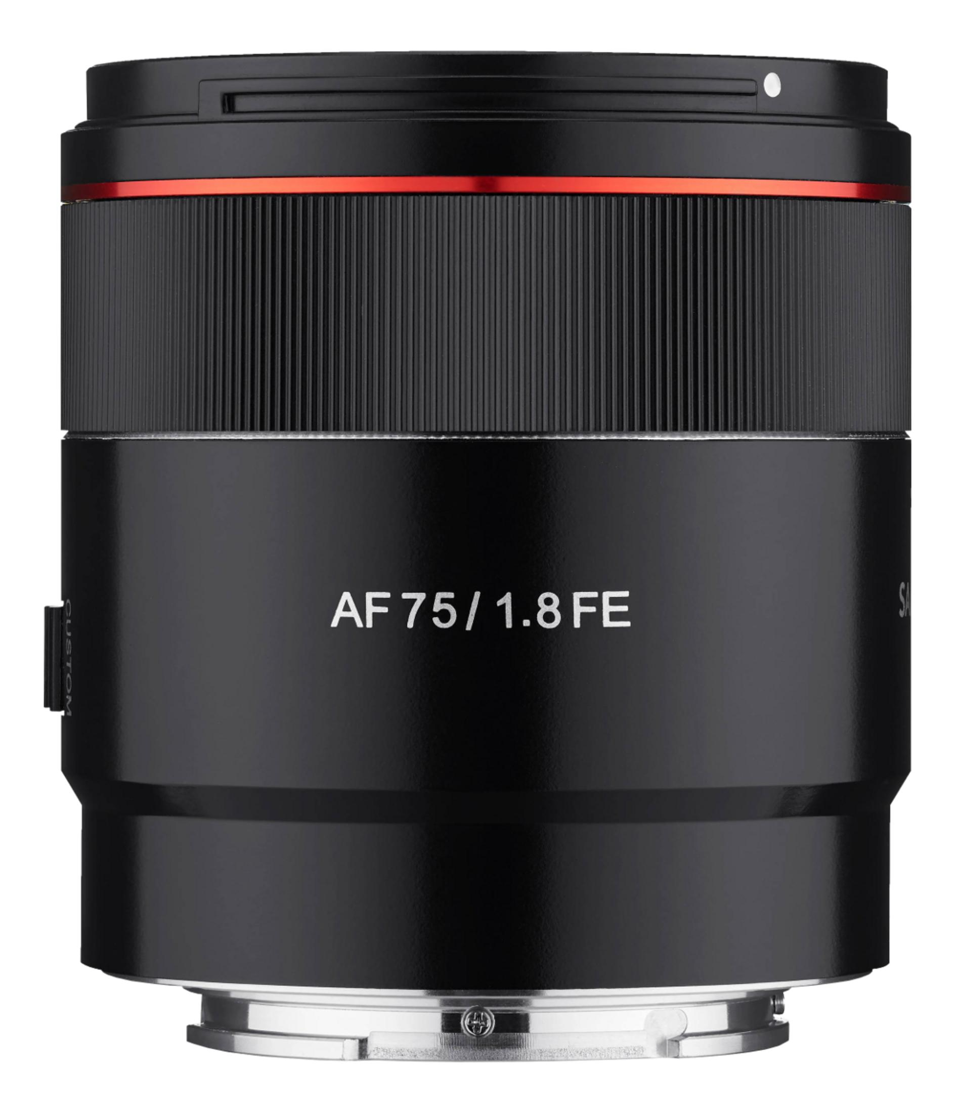 Ein schwarzes Kameraobjektiv mit rotem Ring und der Aufschrift AF 75/1.8 FE.