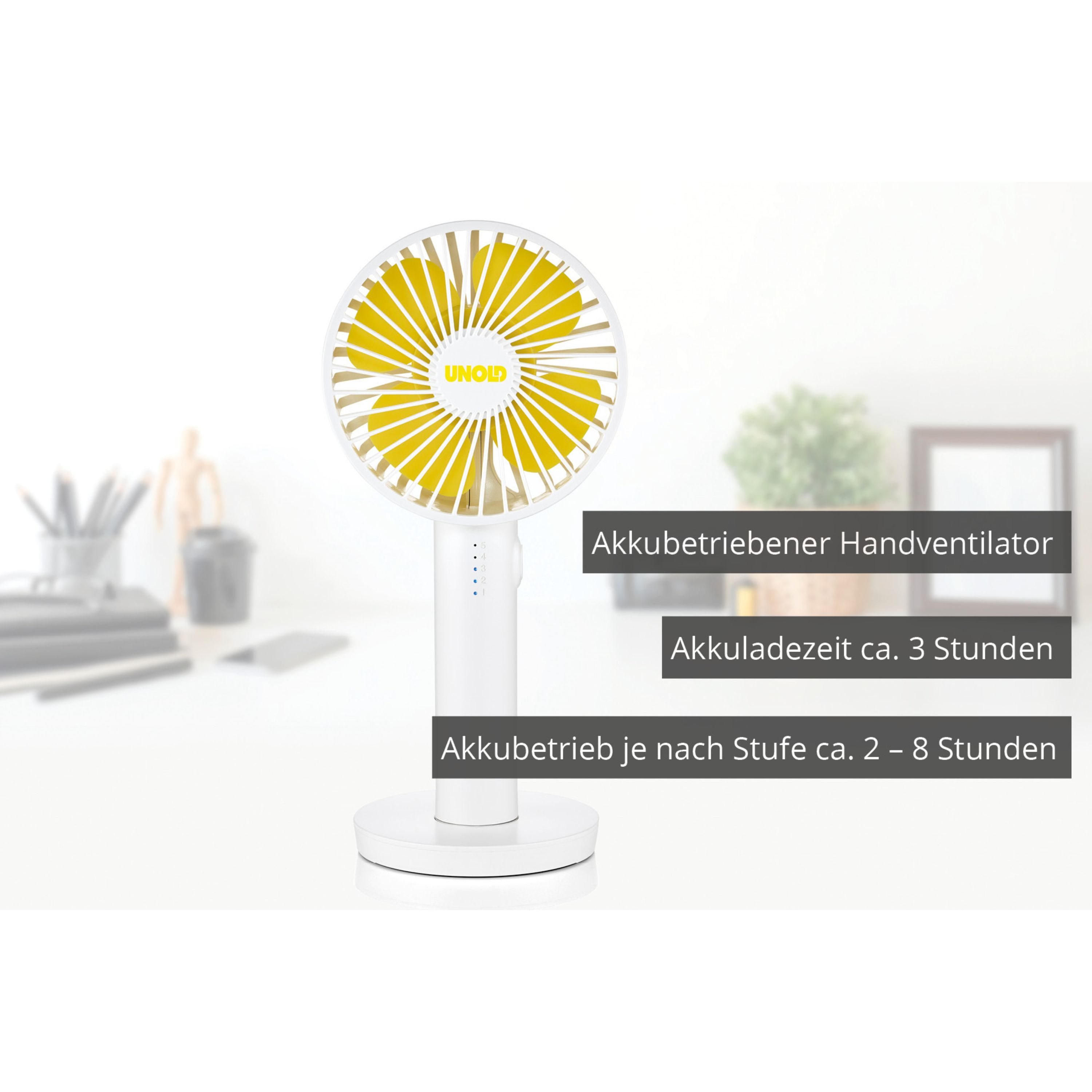 Ein weißer Handventilator mit gelben Rotorblättern steht auf einem Sockel.