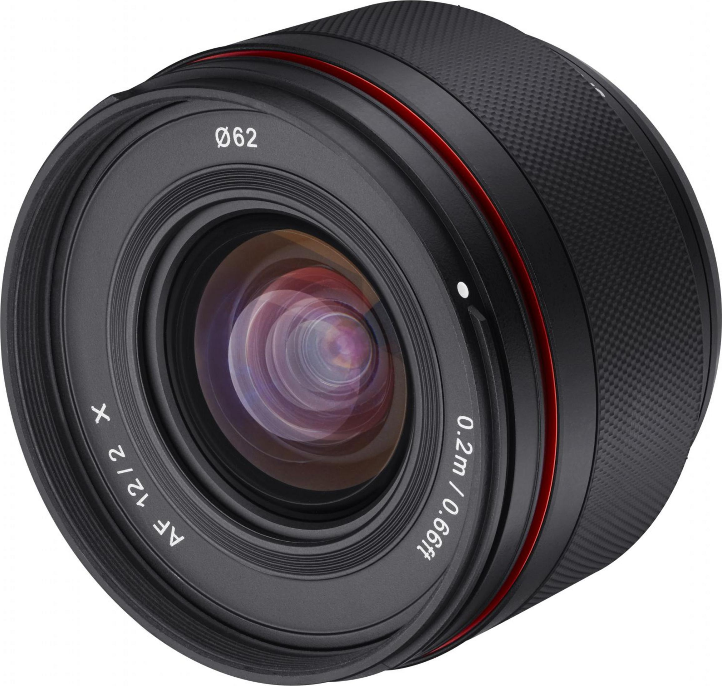 Een zwarte cameralens met rode ring en markeringen.