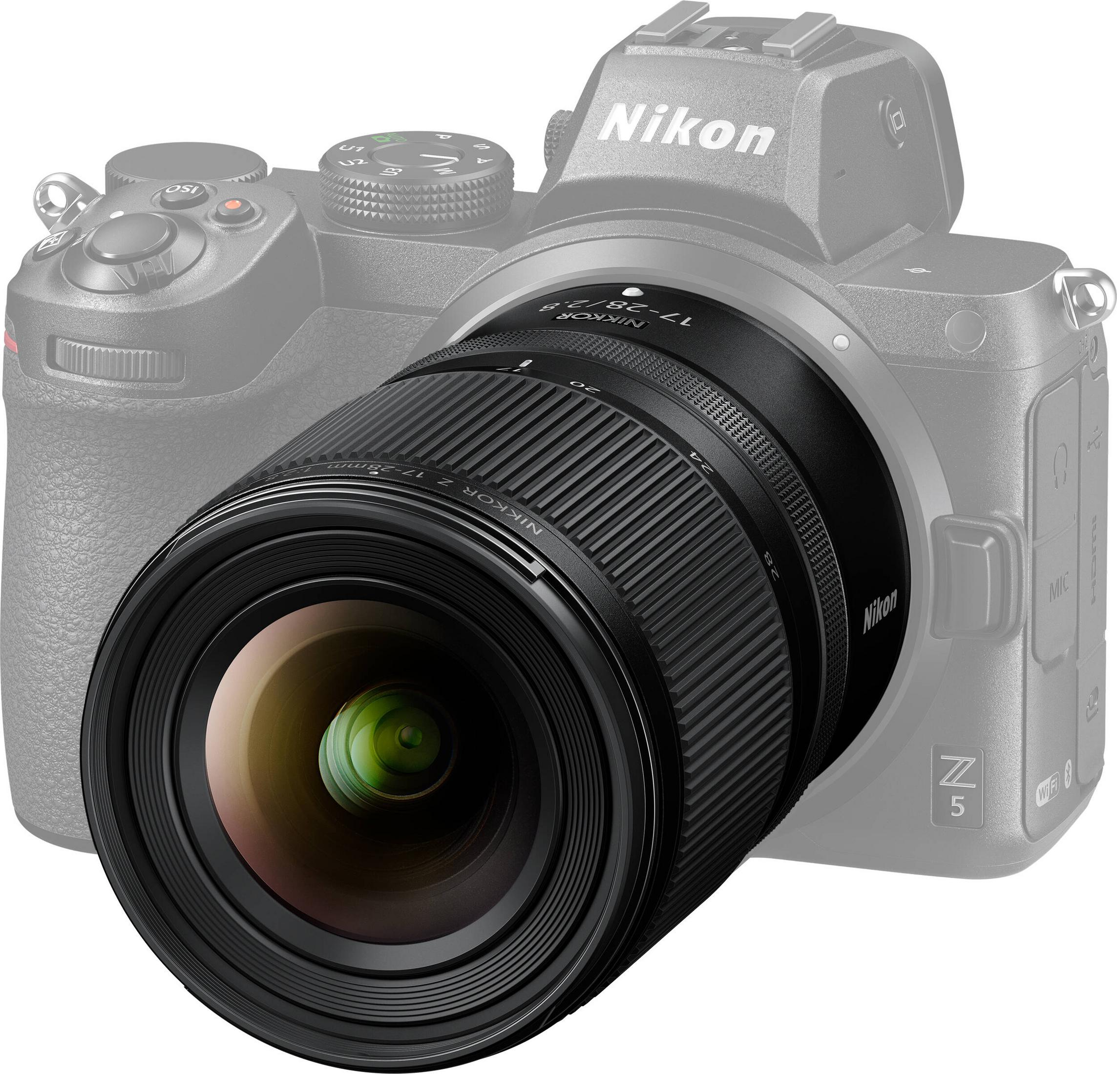 Cámara Nikon Z 5 con un objetivo Nikkor Z 17-28mm f/2.8.