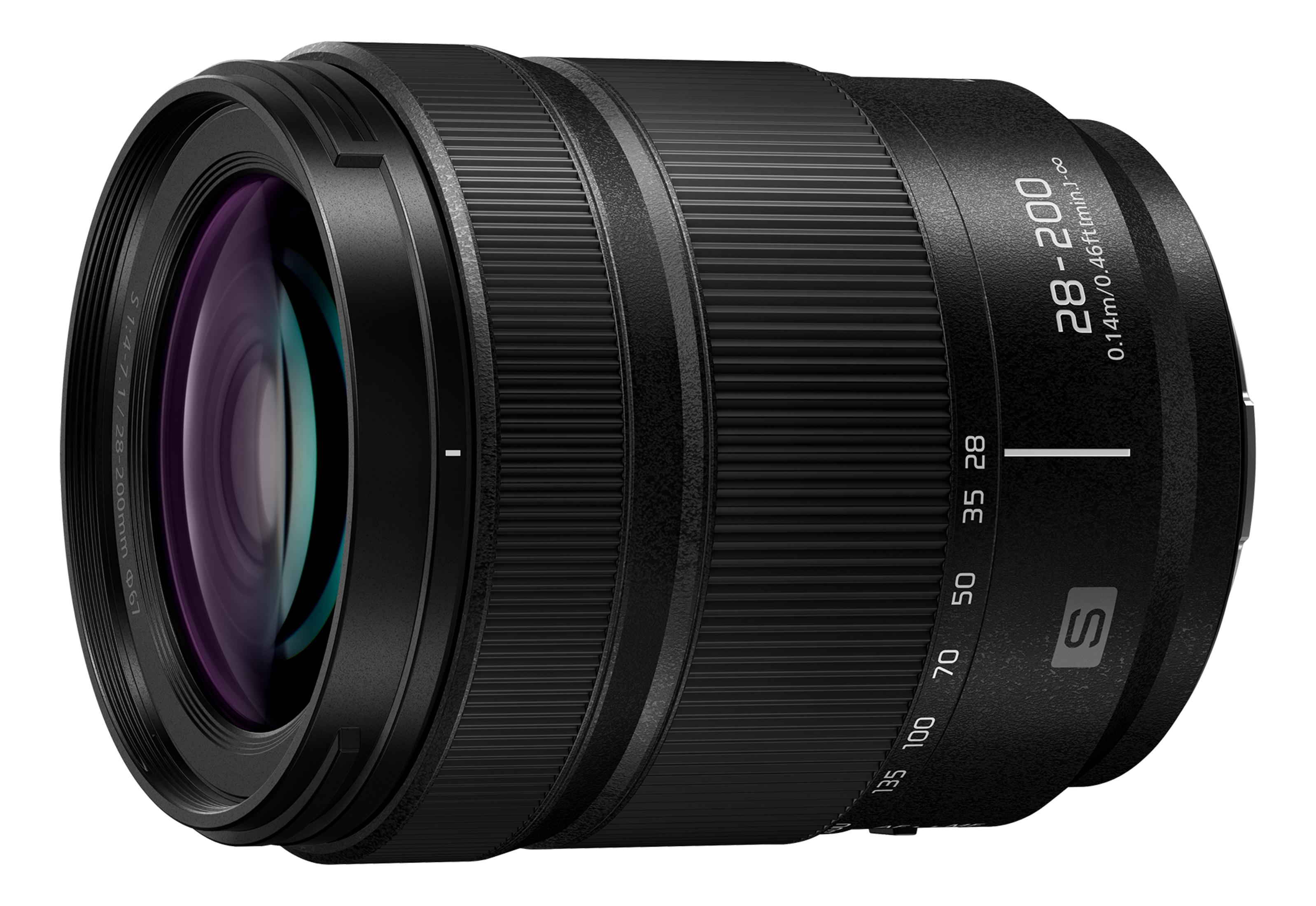 Ein schwarzes Kameraobjektiv mit Zoom 28-200mm und f/4-7.1 Blende.