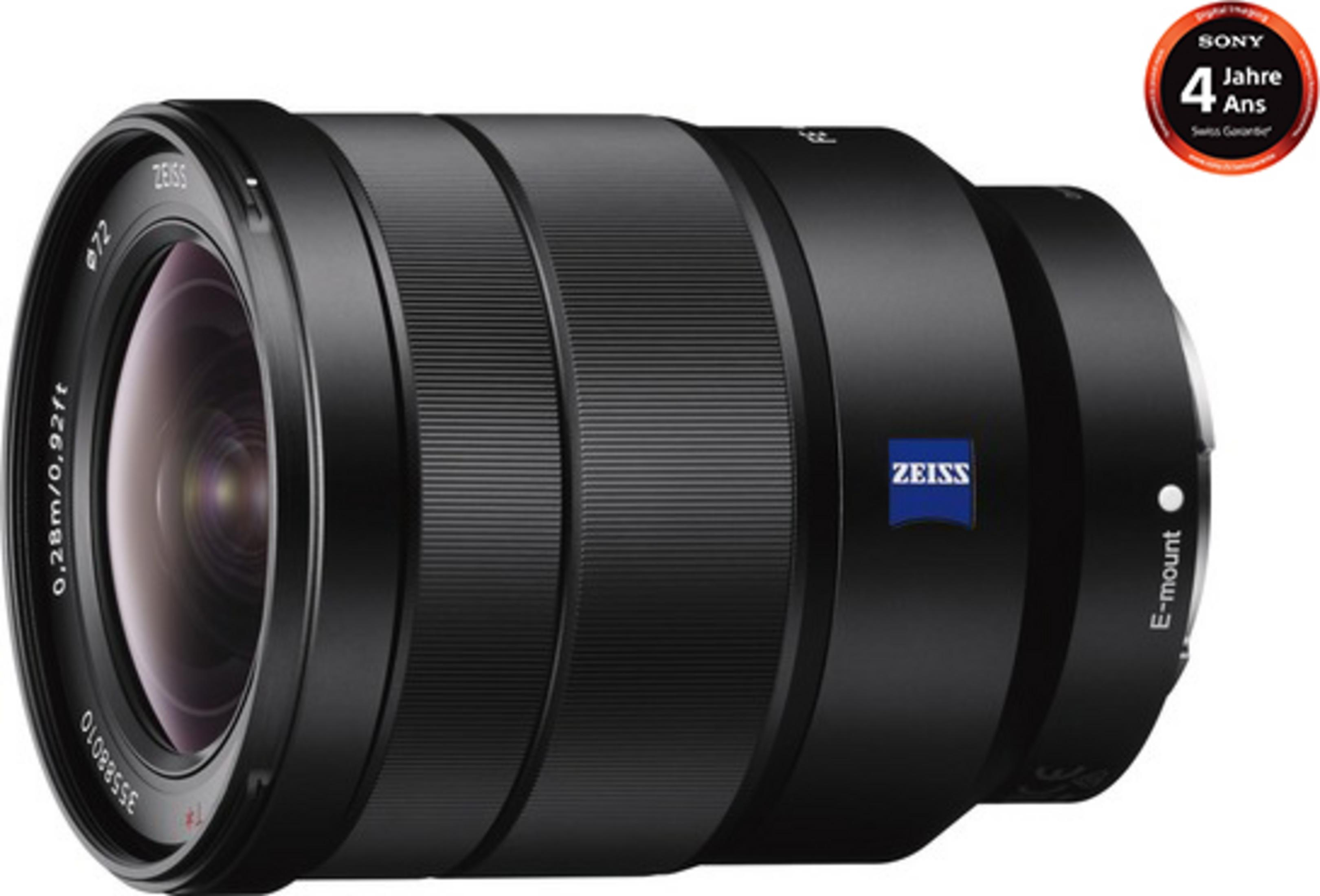 Lente de cámara negra ZEISS E-mount con anillo de enfoque y logo Sony.