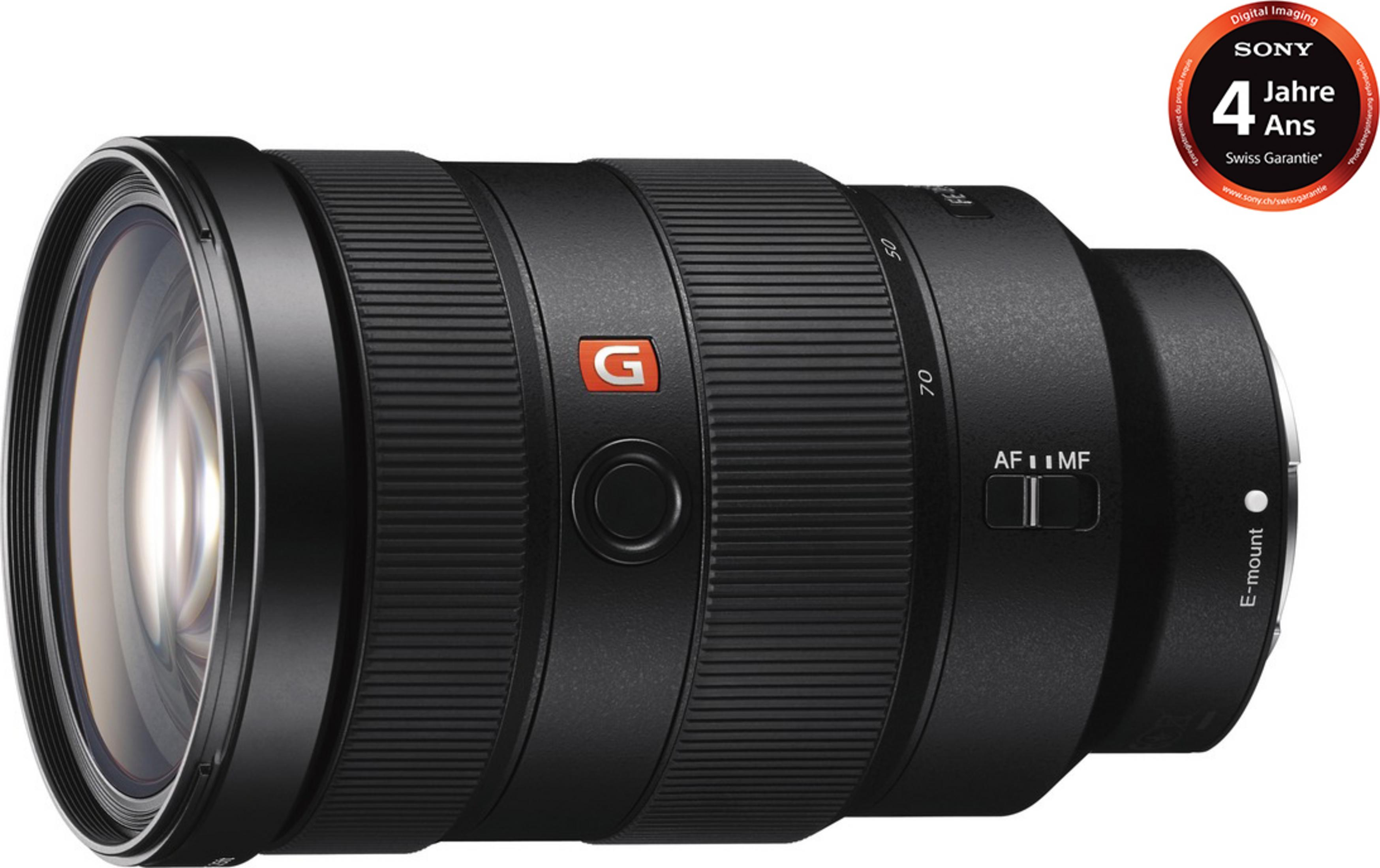 Eine schwarze Sony G-Objektiv mit Fokus- und Zoomringen und "E-mount" Beschriftung.