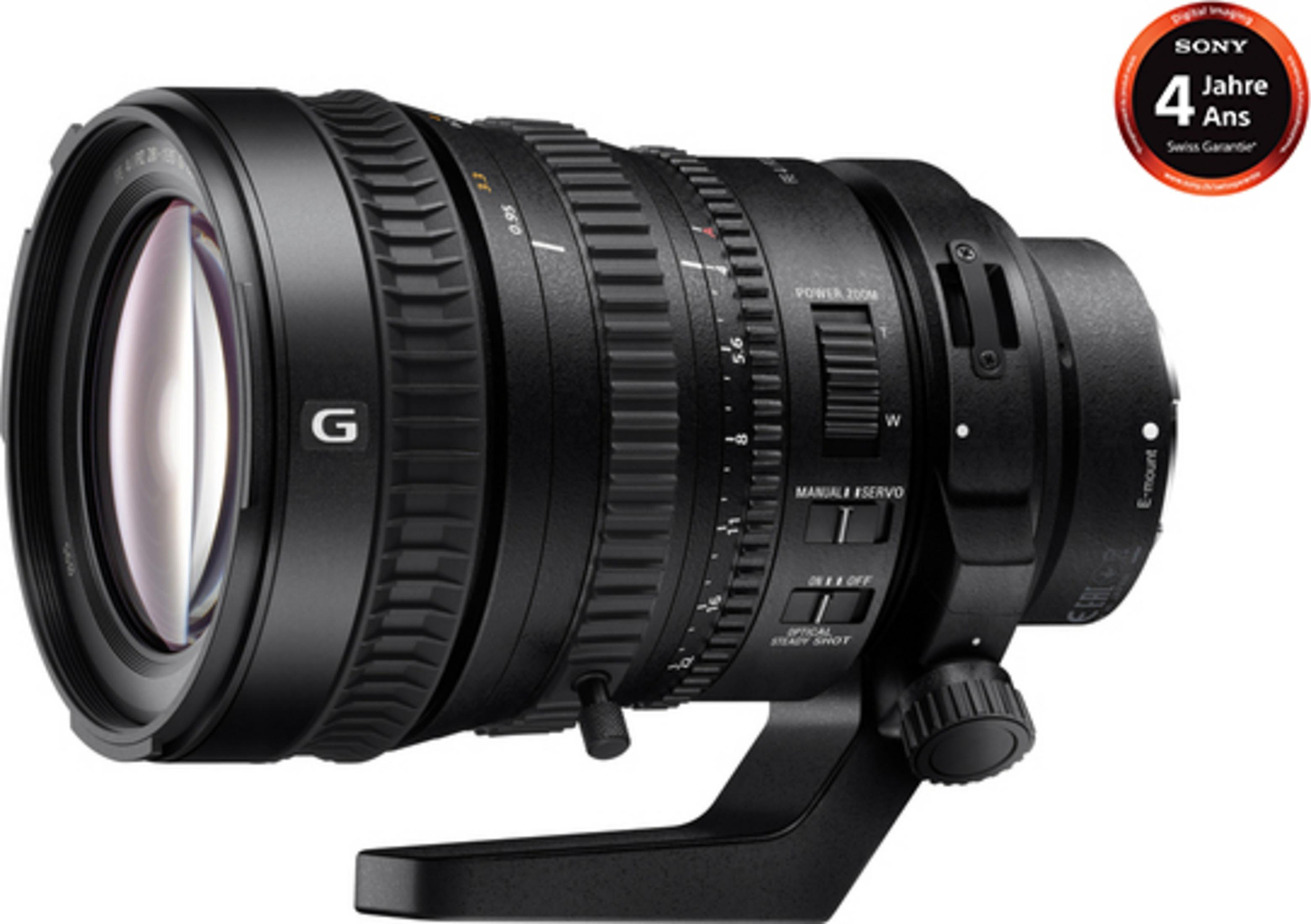 Lente Sony G negra con anillos de enfoque, controles de zoom y servo sobre fondo blanco.