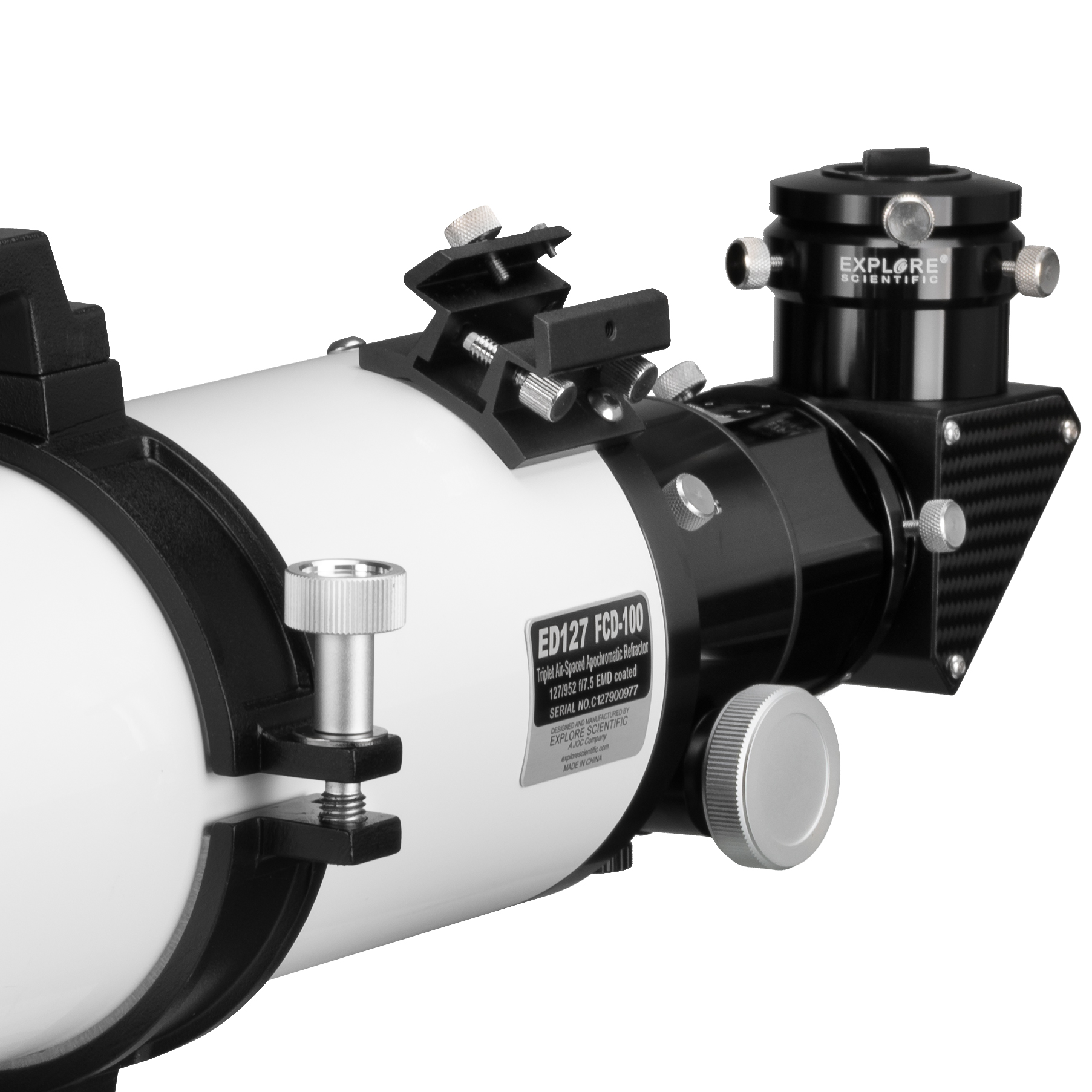 Primer plano de un tubo de telescopio blanco con monturas negras y perillas plateadas.