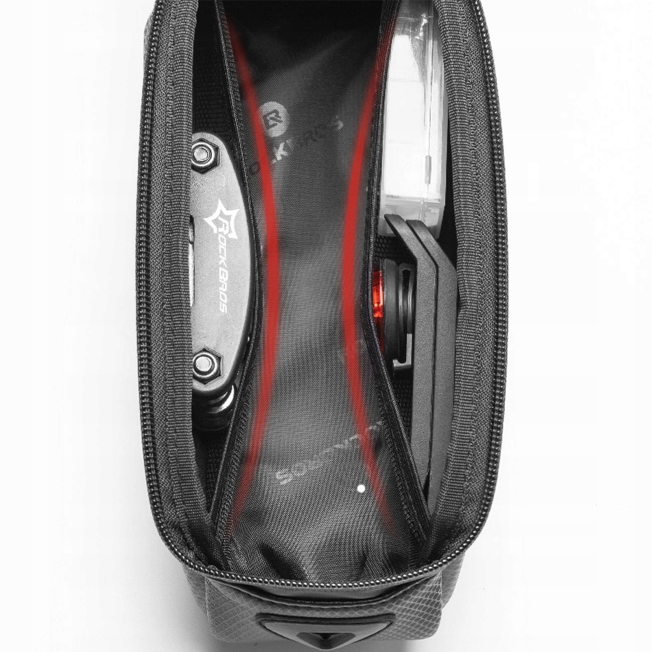 Una bolsa negra para bicicleta con herramienta, luz y recipiente transparente.