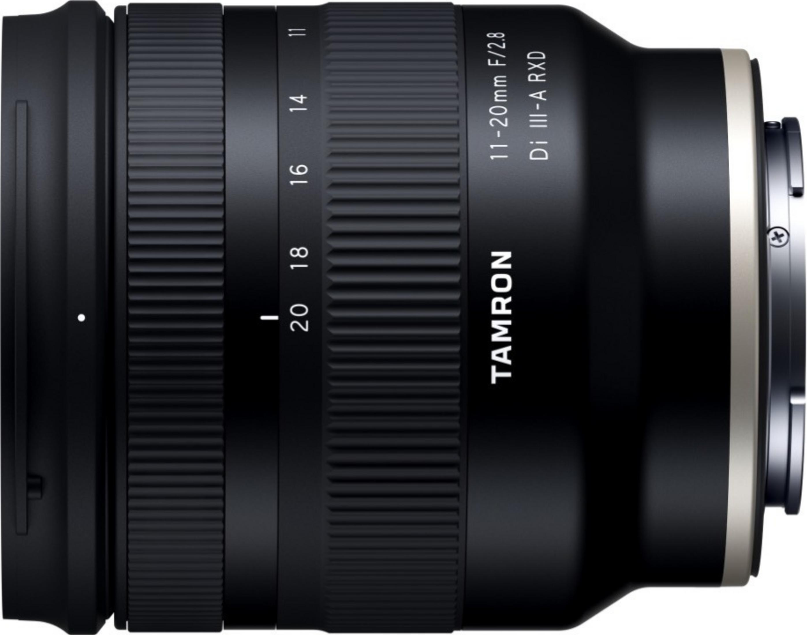 Tamron 11-20mm f/2.8 Objektiv mit Fokusringen und Beschriftungen.