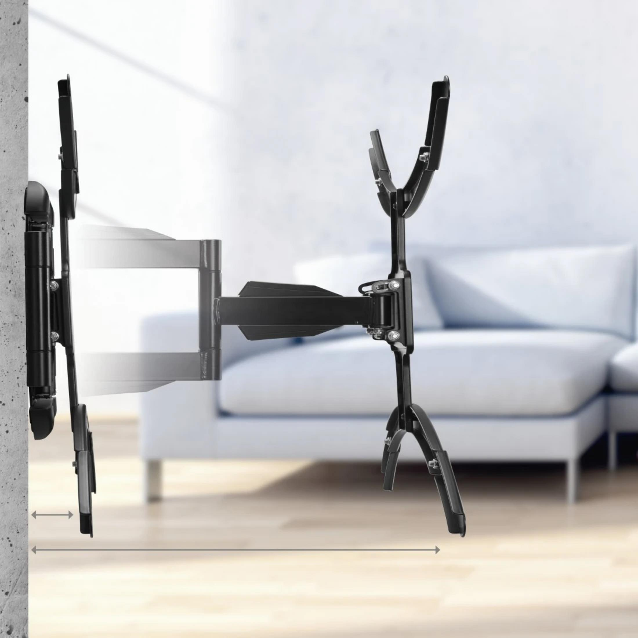 Schwarze Schwenkarm-Wandhalterung für Fernseher, montiert an einer Betonwand.