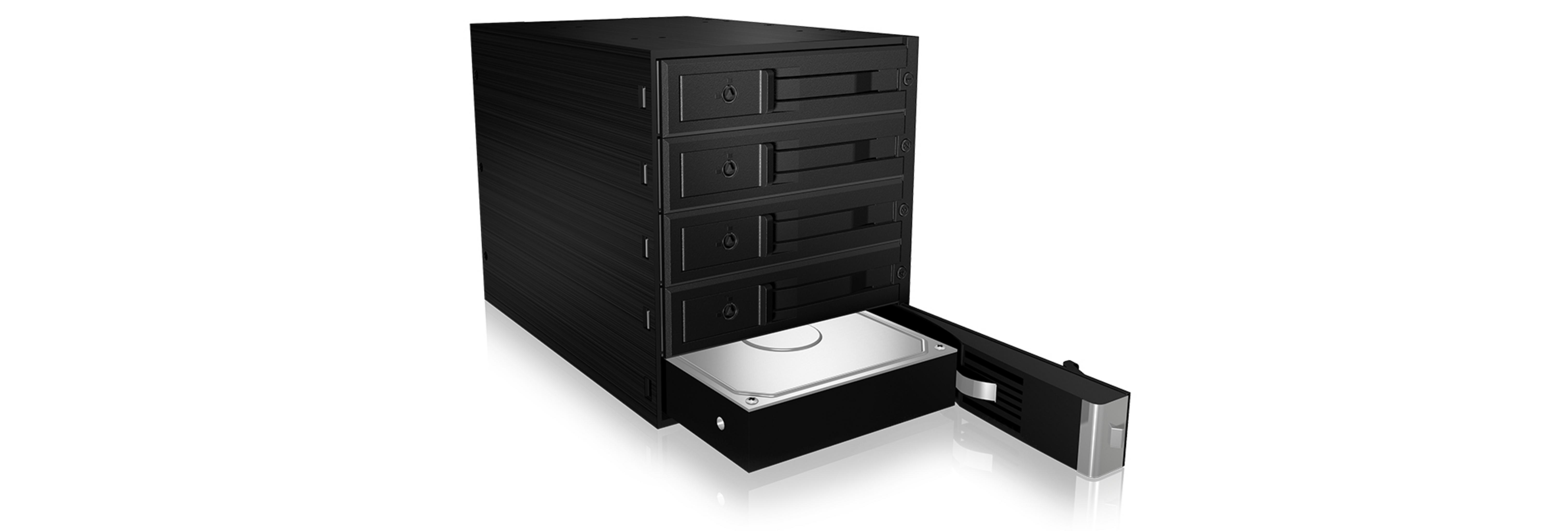 Ein schwarzes 4-Bay-Festplattengehäuse mit einem Einschub, der herausgezogen ist.