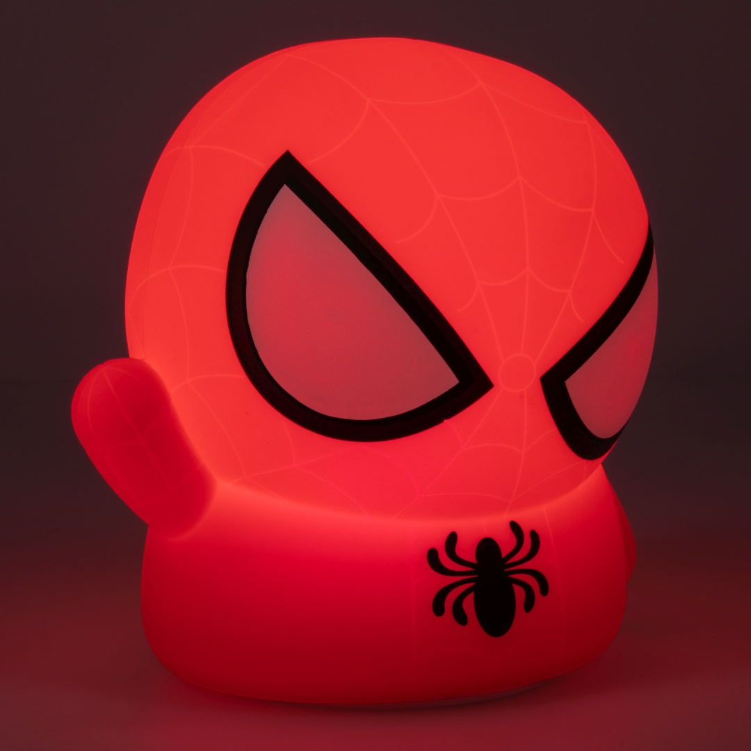 Czerwona lampka Spidermana z czarnymi oczami i symbolem pająka.