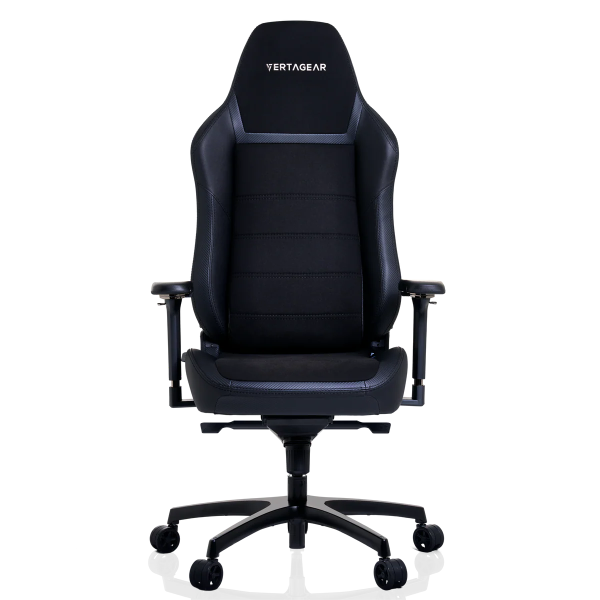 Silla gamer negra con logo Vertagear en el reposacabezas.