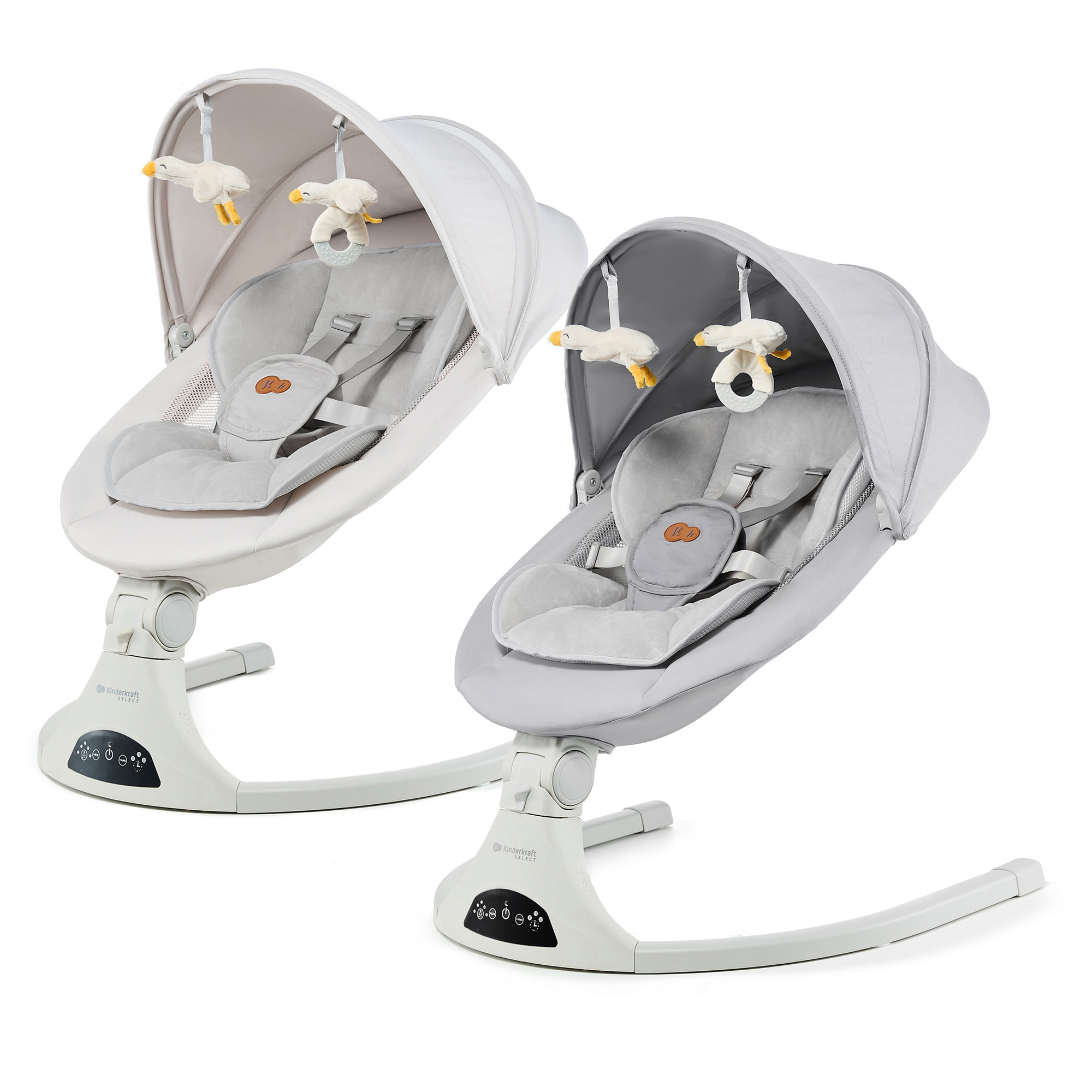 Zwei Babywippen nebeneinander, eine weiß, eine grau, mit Spielzeug.
