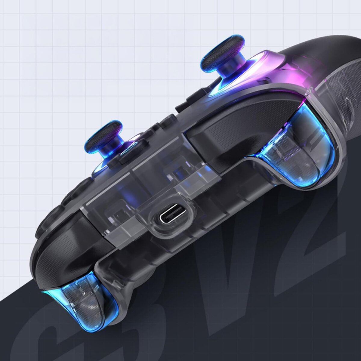 Controller di gioco trasparente con luci blu e viola luminose.