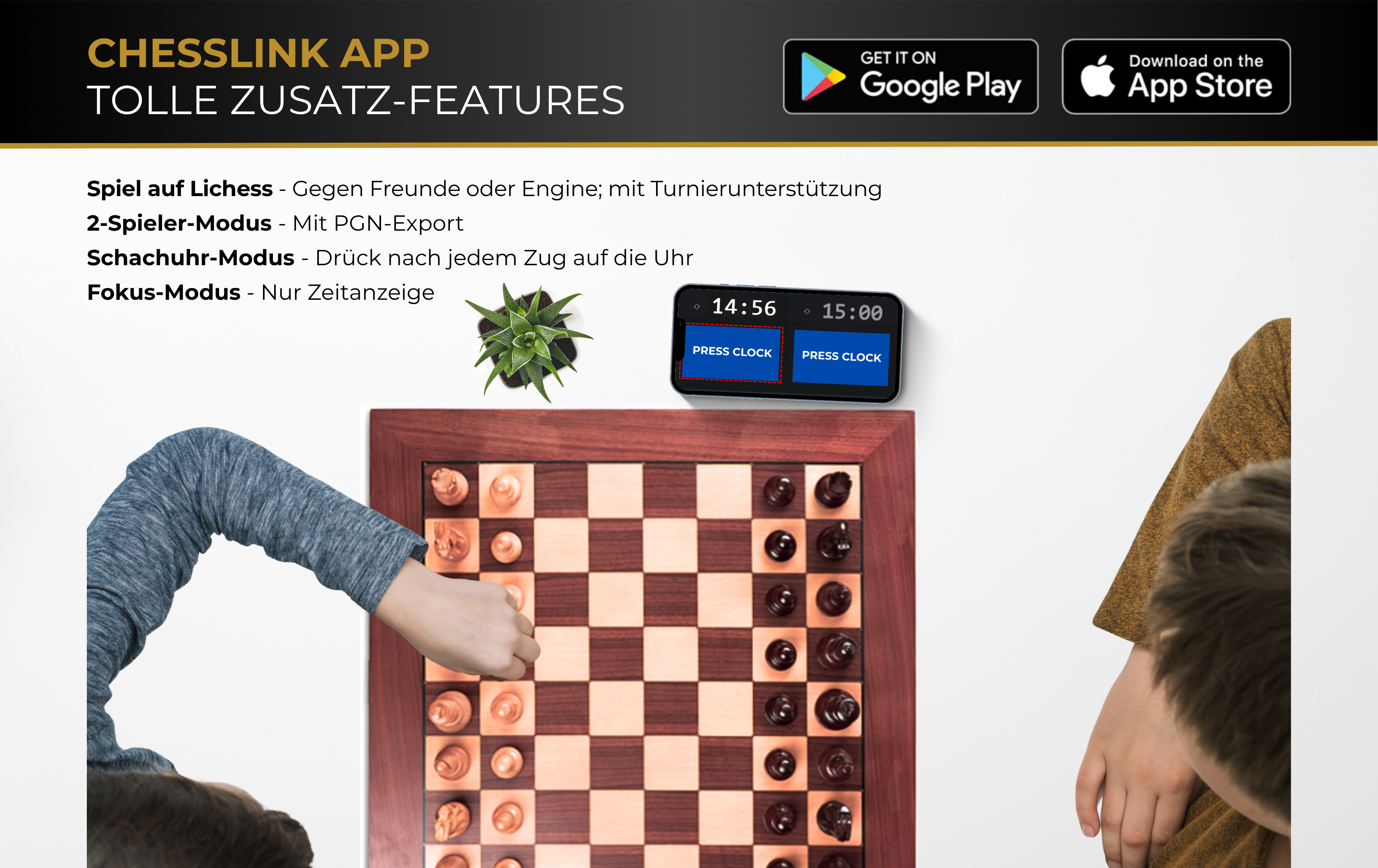 Ein Schachbrett mit Figuren, eine Uhr und eine App-Anzeige. Zwei Kinder spielen Schach.