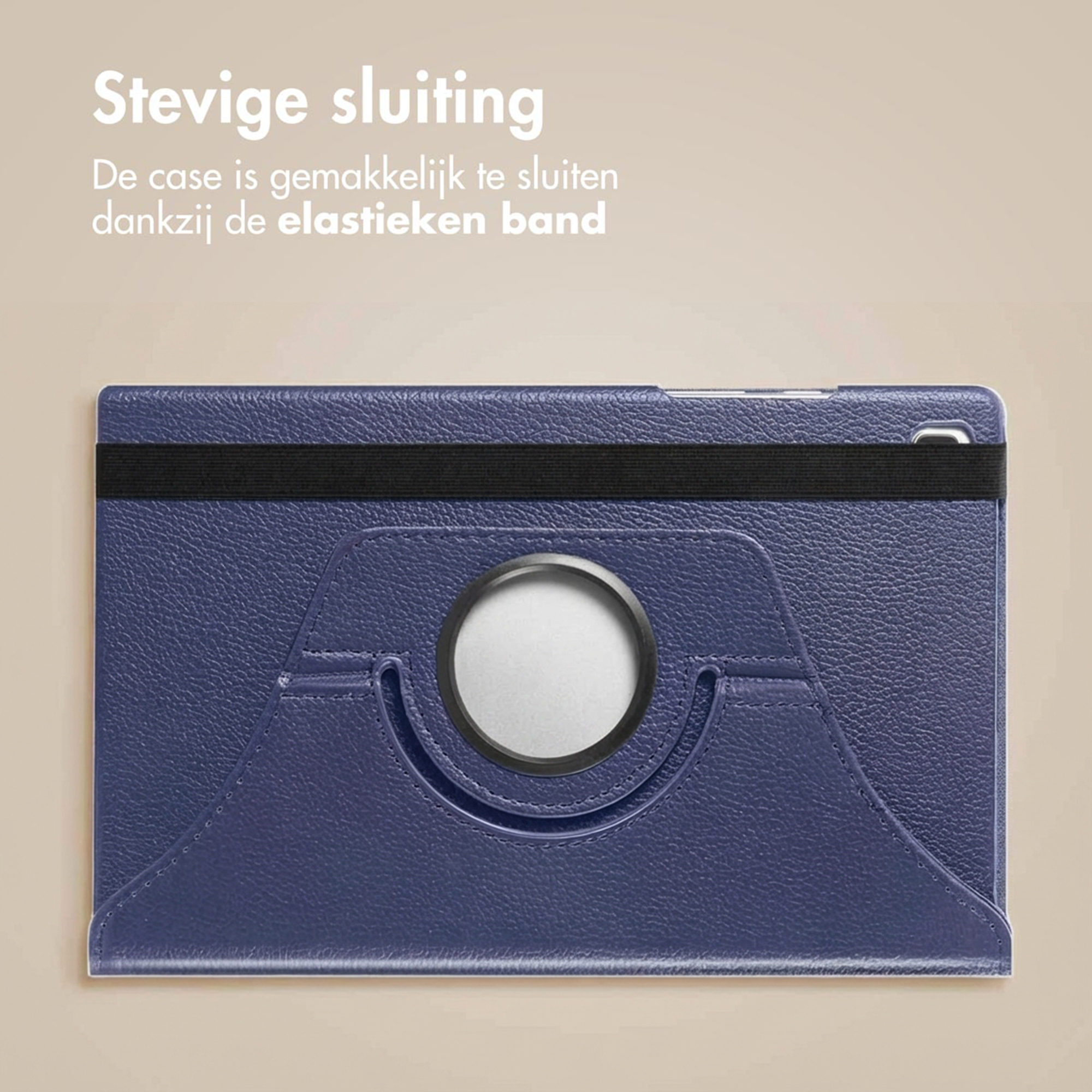 Donkerblauwe hoes met zwarte elastiek en ronde uitsparing.