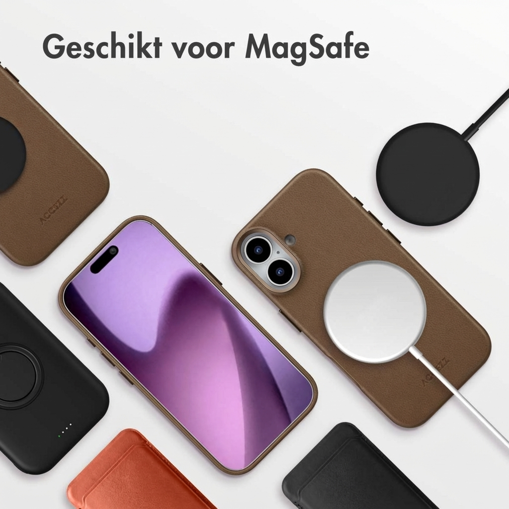 Bruine telefoonhoesjes, een smartphone en MagSafe-laders op witte achtergrond.