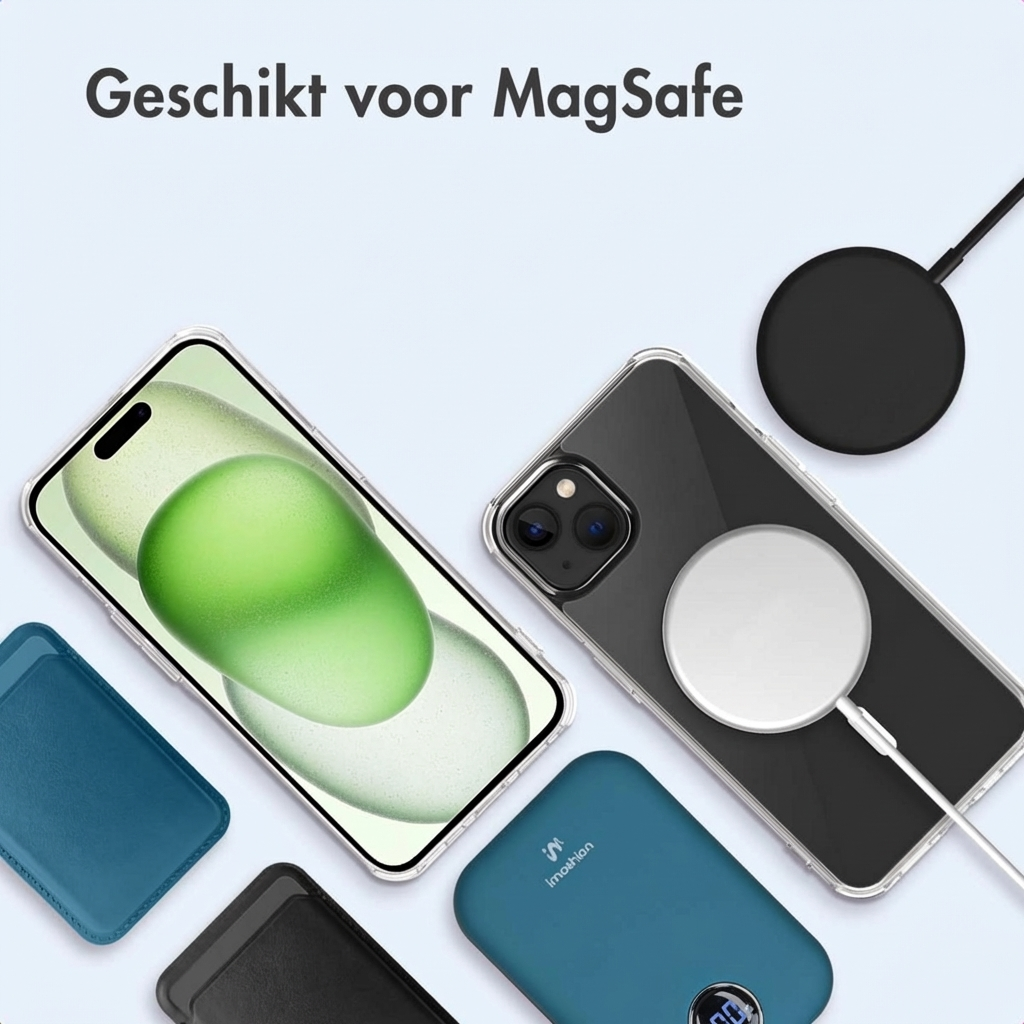 Due smartphone, caricatore MagSafe e power bank su sfondo azzurro chiaro.