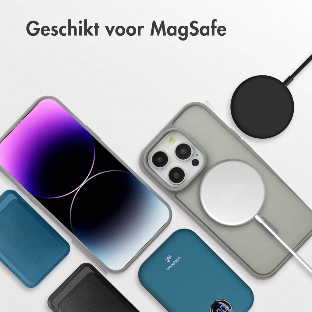 Deux iPhones avec accessoires MagSafe, dont un chargeur et une batterie externe.