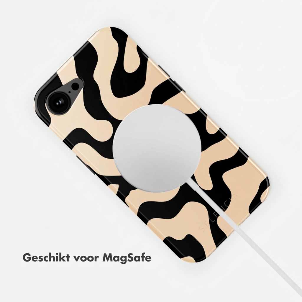 Une coque de téléphone à motif ondulé noir et beige, avec chargeur MagSafe.