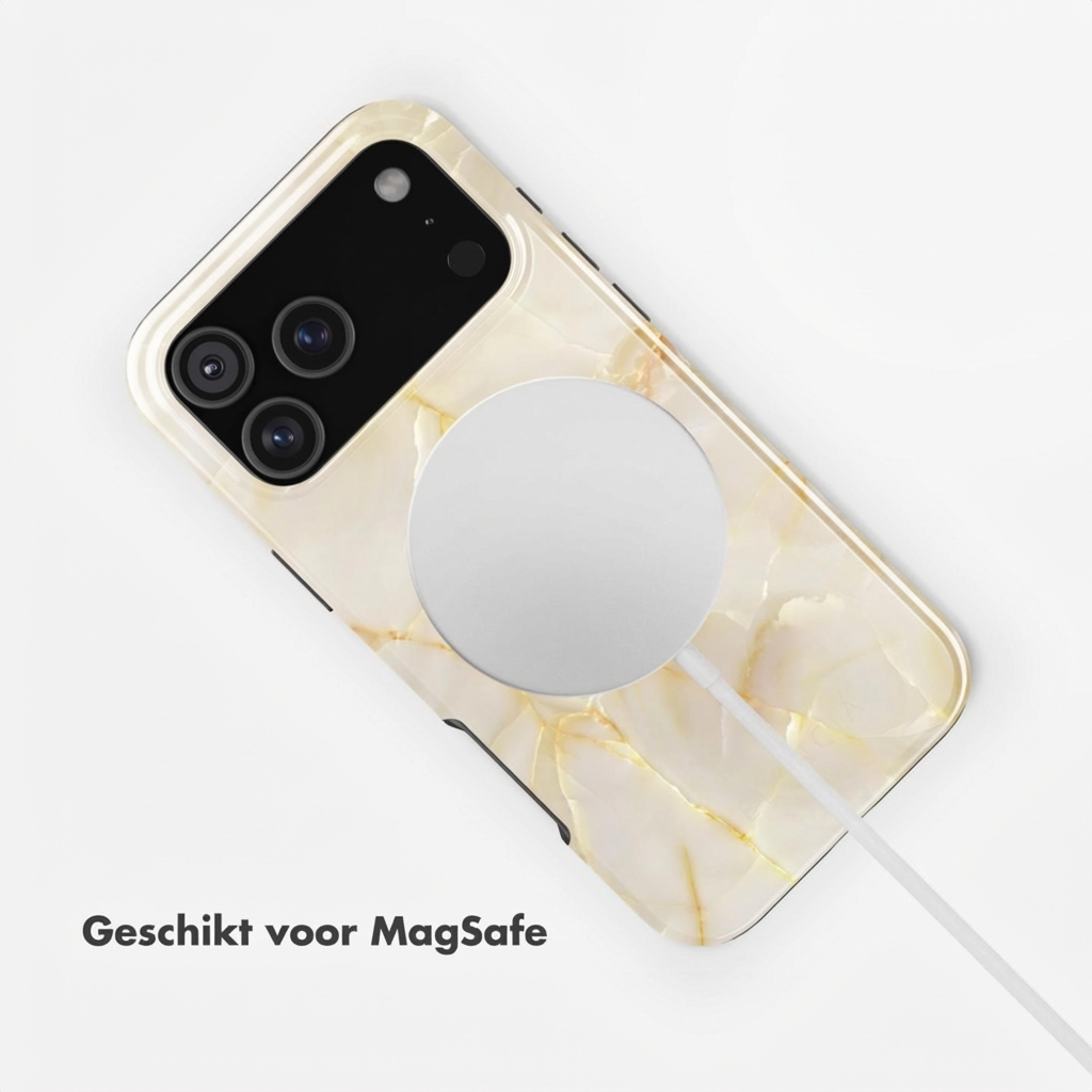 Een telefoon met marmerpatroon en MagSafe-oplader op de achtergrond.