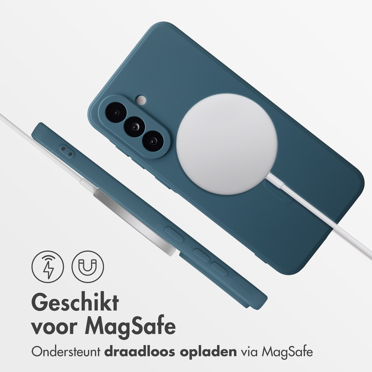 Blauwe telefoonhoes met MagSafe oplader en wit kabel. Tekst in het Nederlands.