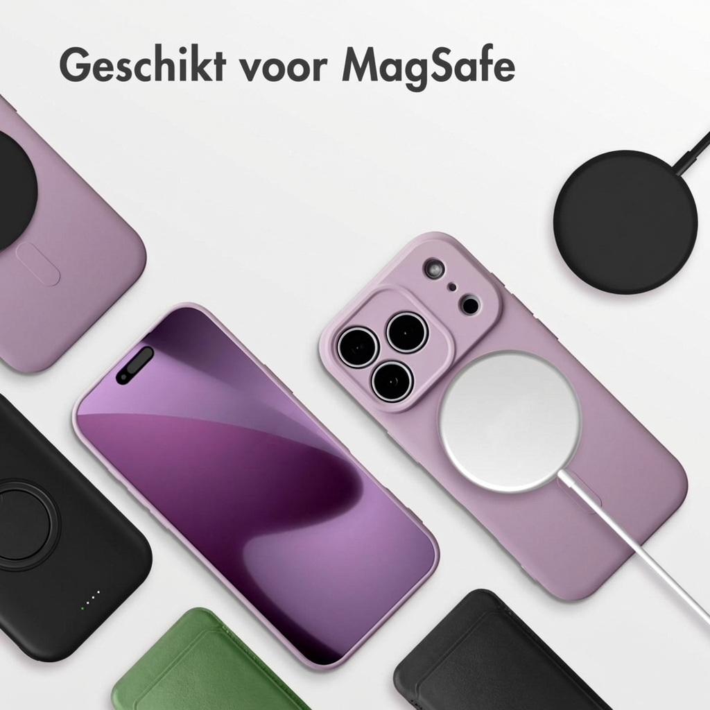 Paarse telefoonhoes met MagSafe-oplader, paarse telefoon, zwarte en groene accessoires.