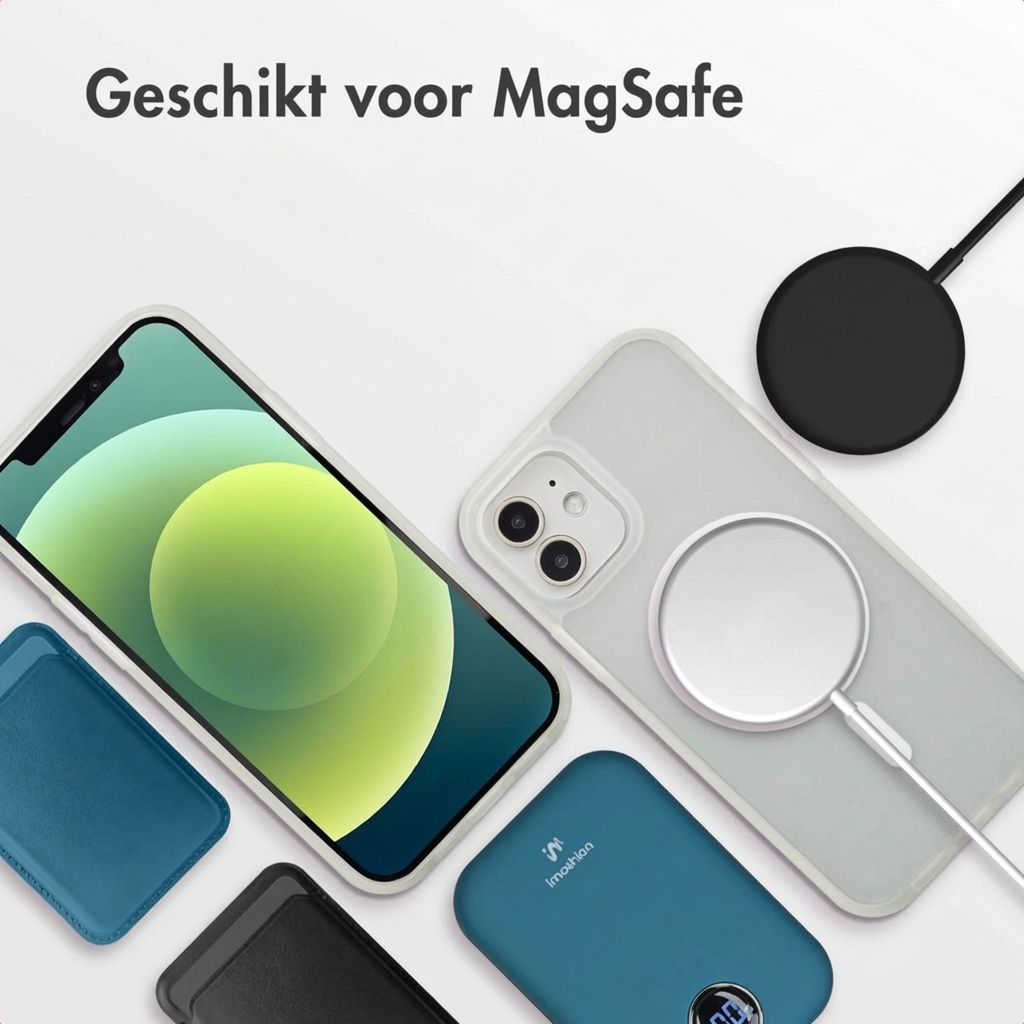 Een iPhone met MagSafe accessoires, inclusief hoesjes en lader.