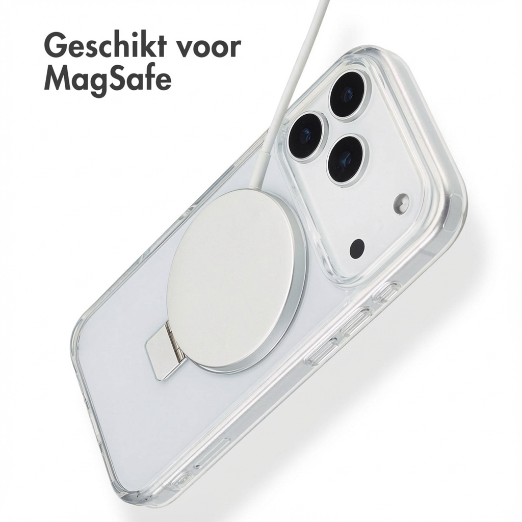 Coque transparente avec chargeur MagSafe et câble blanc sur un iPhone.