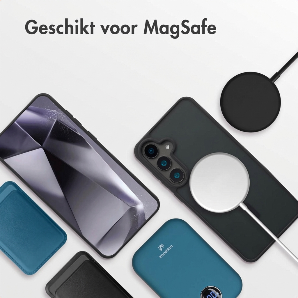 Een smartphone met MagSafe oplader, powerbank en kaarthouder.