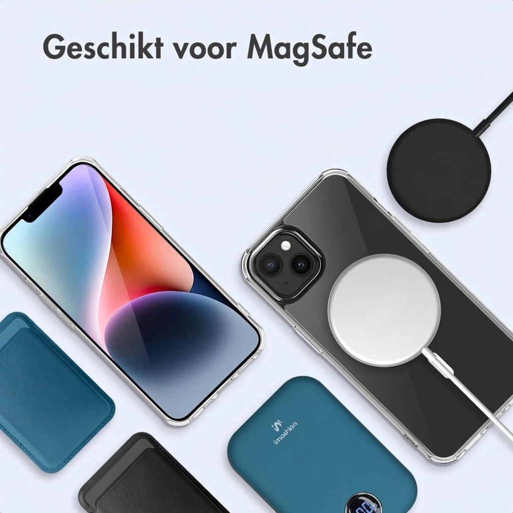 Due iPhone, caricatore MagSafe, power bank e portafogli su sfondo chiaro.