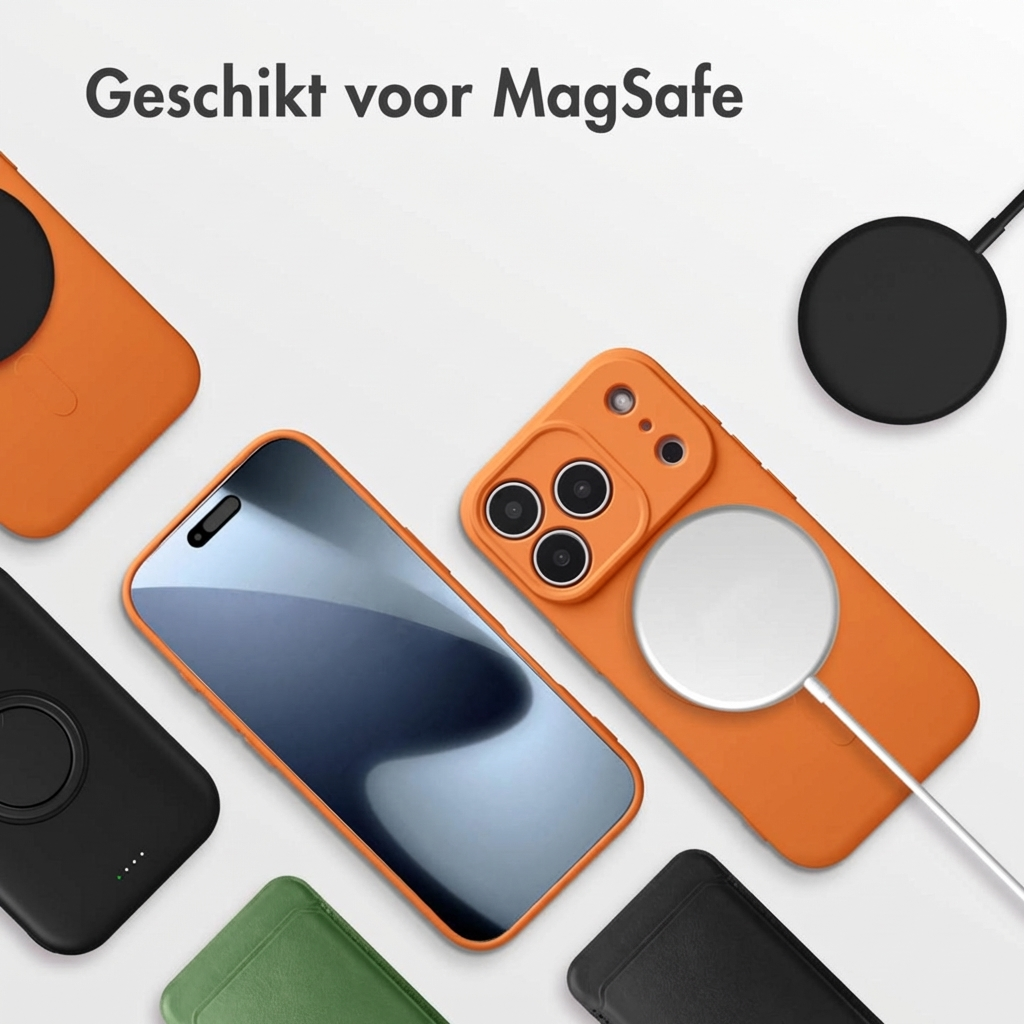 Oranje iPhone met MagSafe-oplader, naast zwarte en groene hoesjes.
