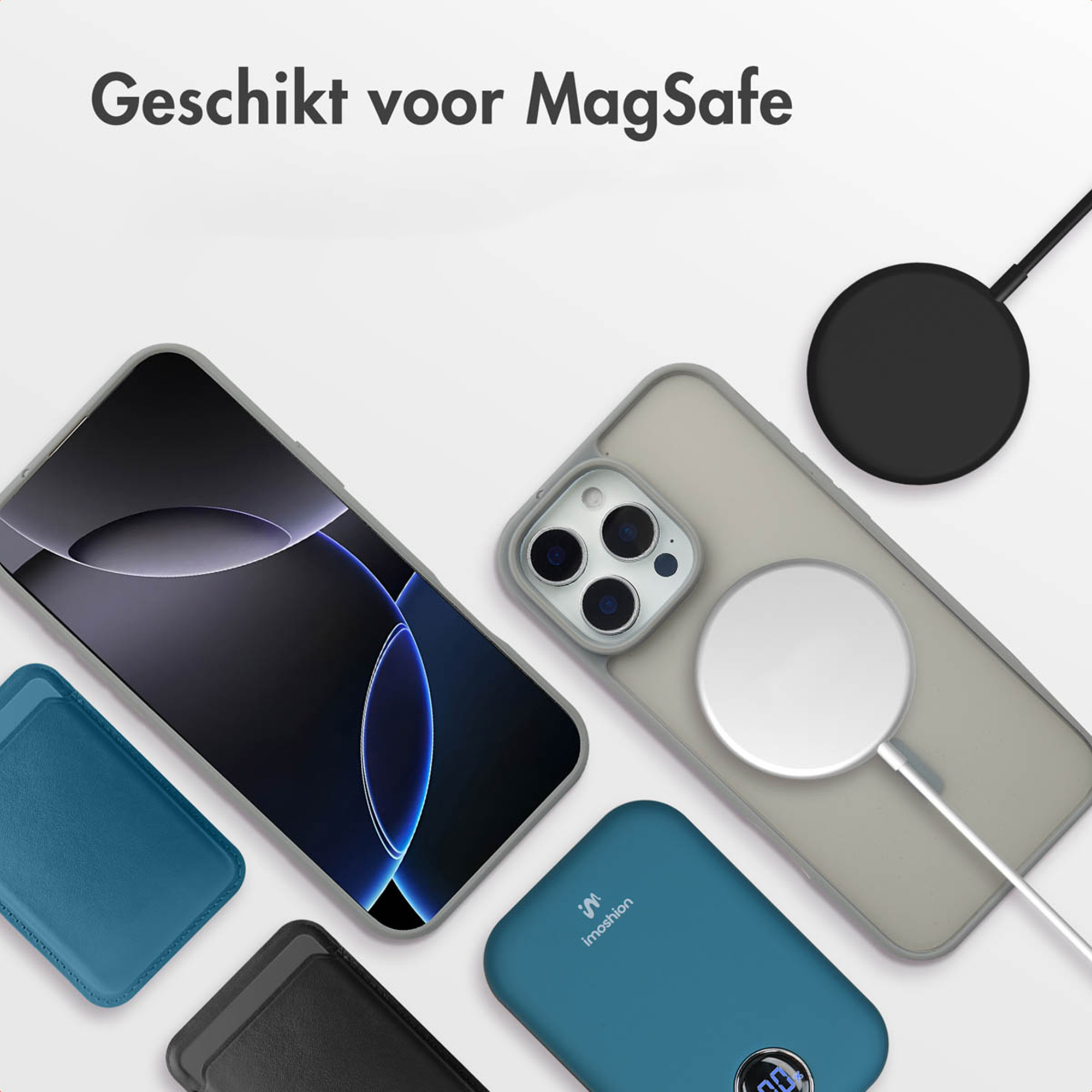 iPhone avec accessoires MagSafe : chargeur, coque, batterie externe, porte-cartes.