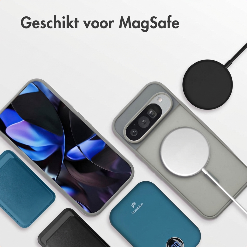 Een smartphone met MagSafe accessoires, inclusief oplaadkabel en powerbank.