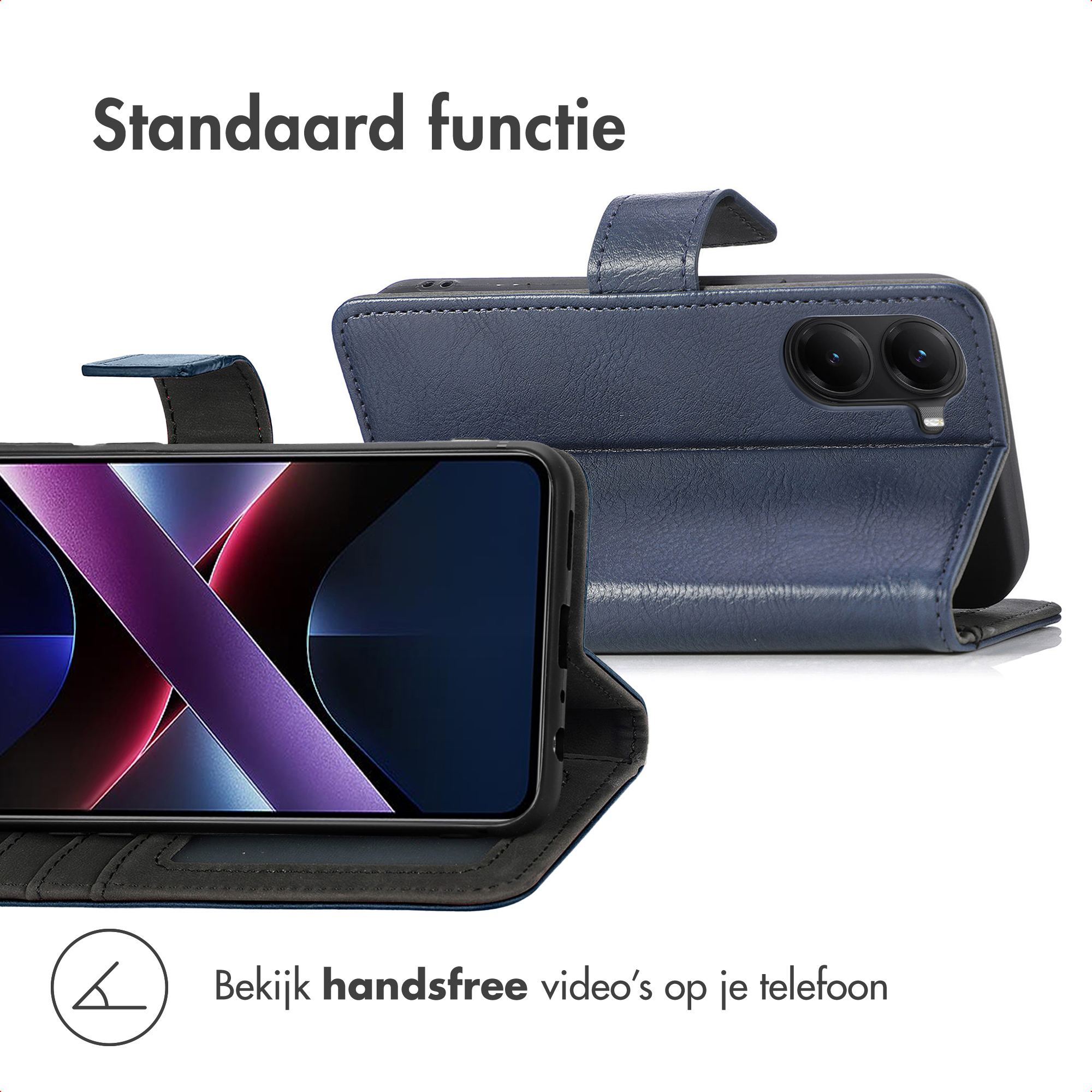 Een blauwe flip telefoonhoes met camera-uitsparing, met een telefoon erin.