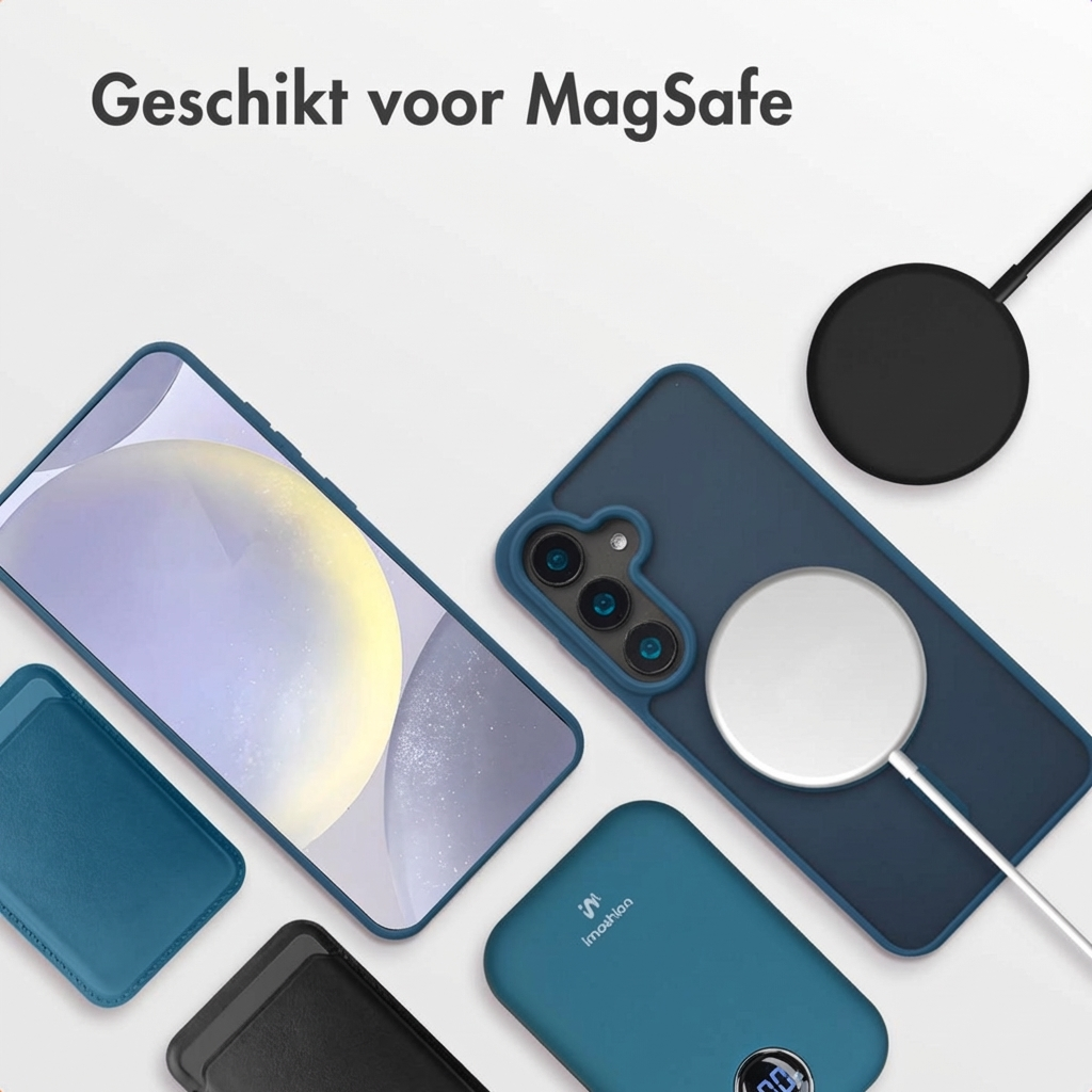 Een smartphone met MagSafe oplader, hoesje en powerbank.