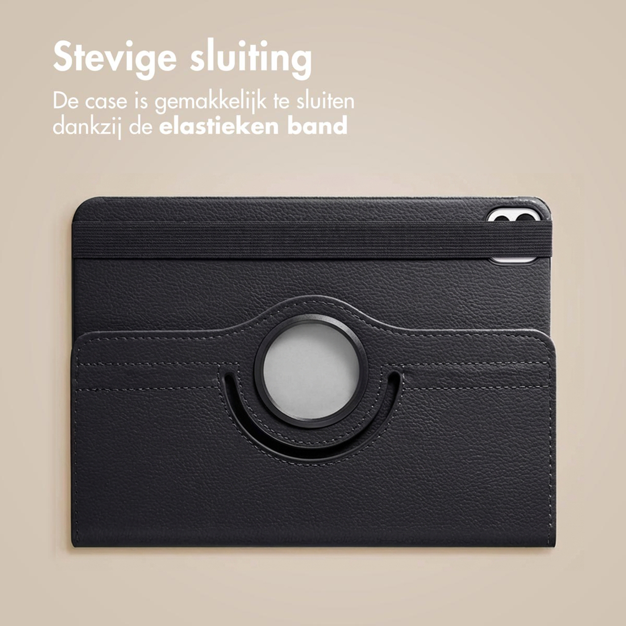 Zwarte tablethoes met elastische band en cirkelvormige uitsparing.