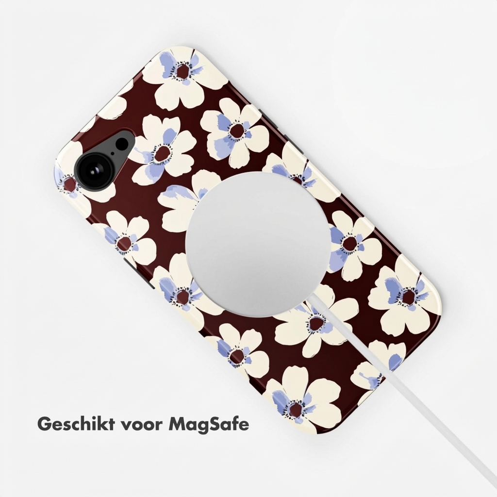 Custodia marrone scuro con fiori bianco-azzurri e cerchio MagSafe.