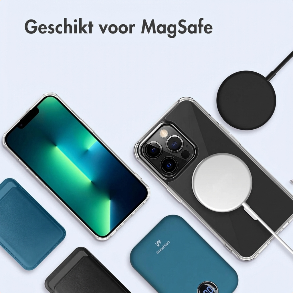 iPhone met MagSafe-oplader, hoesje en powerbank op witte achtergrond.