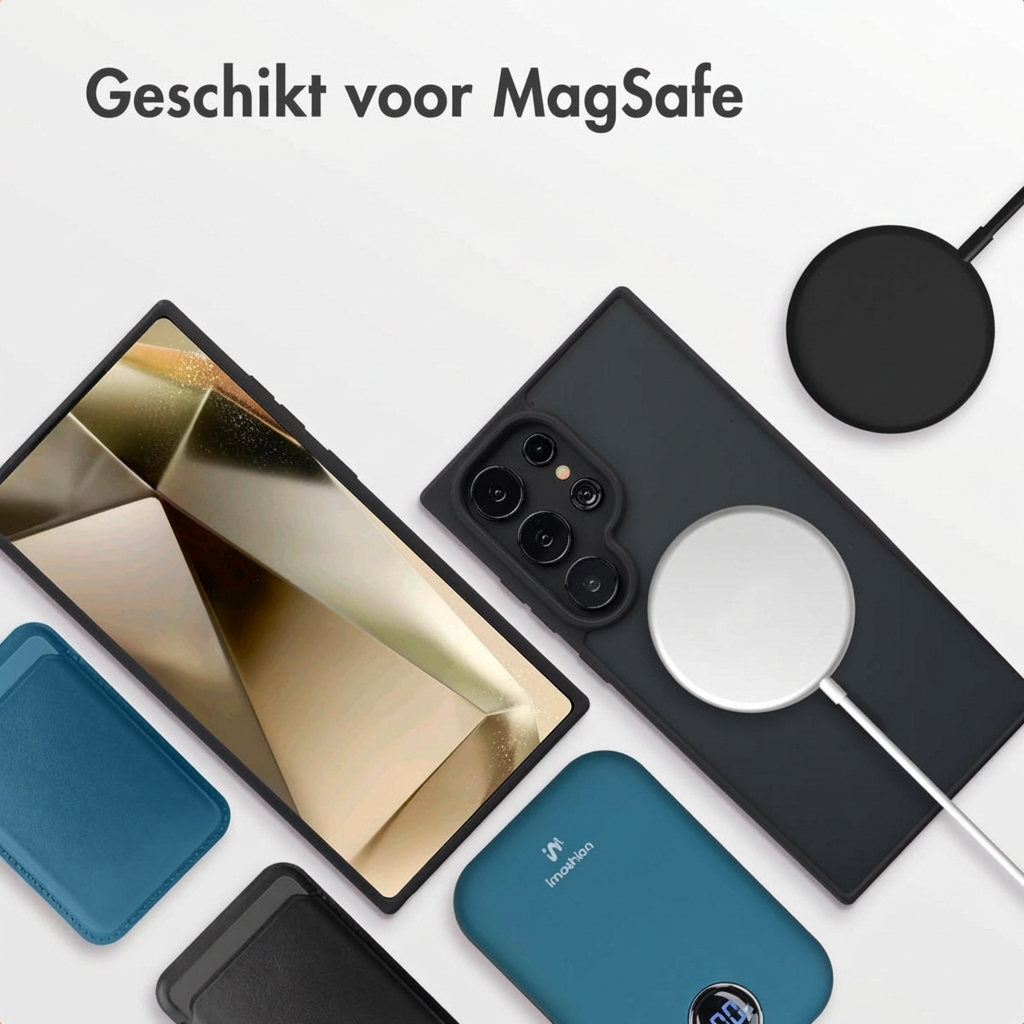 Een smartphone met MagSafe oplader, powerbank en hoesje.