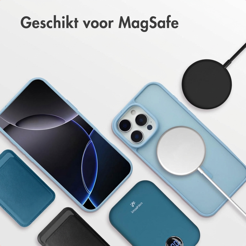 Coque de téléphone bleu clair avec iPhone, chargeur MagSafe et batterie.