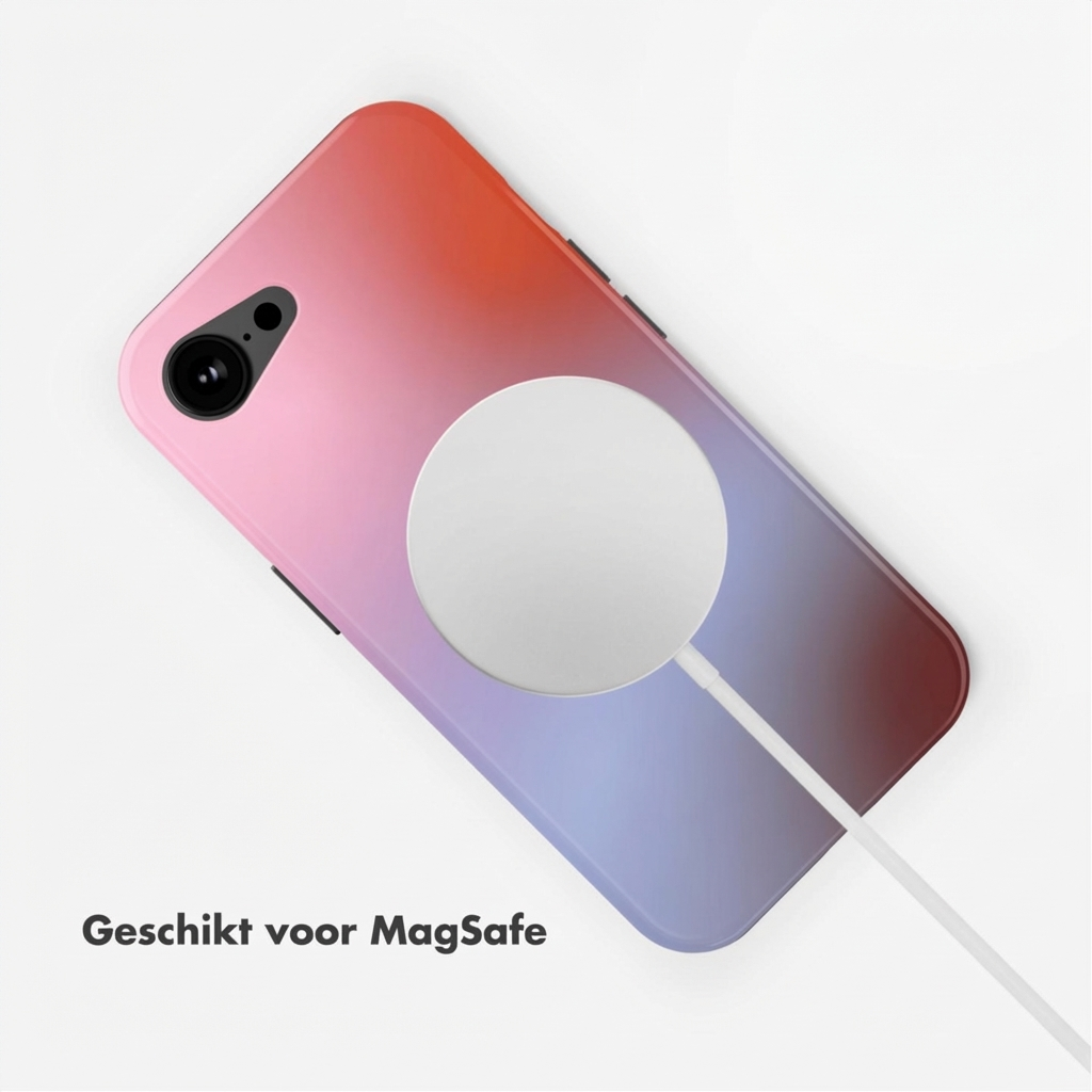 Telefoonhoesje met een gradiënt van roze naar paars, met een MagSafe-oplader bevestigd.