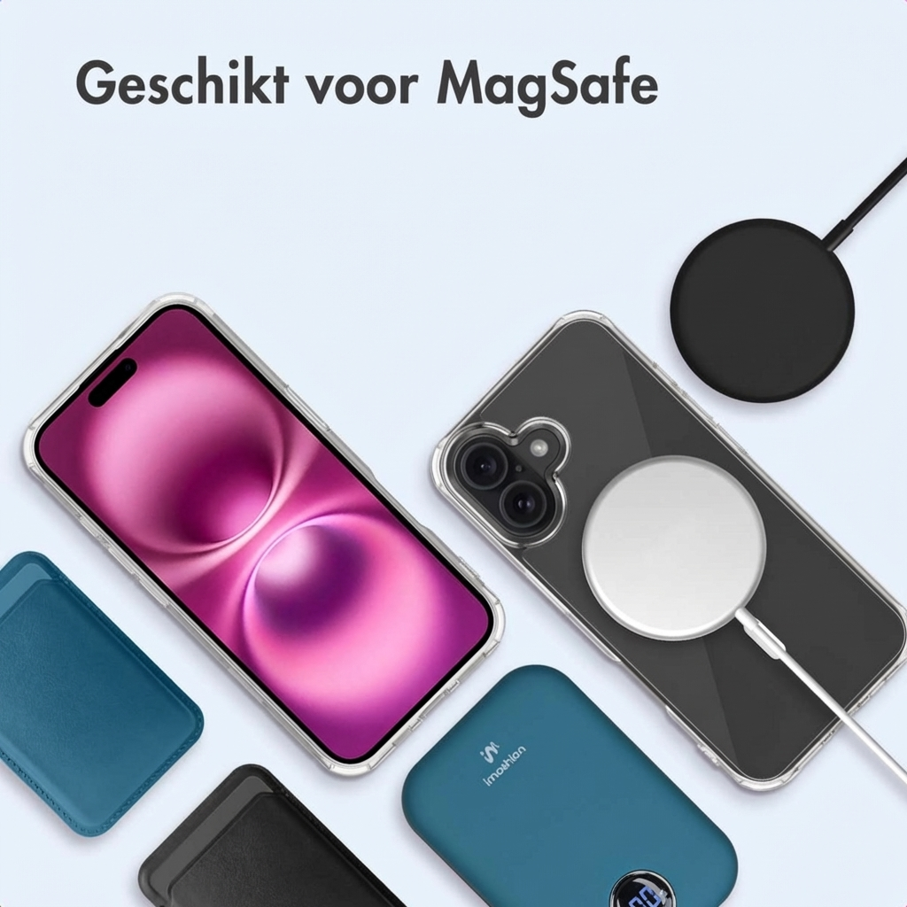Due iPhone con custodie, caricatore MagSafe e power bank su sfondo chiaro.