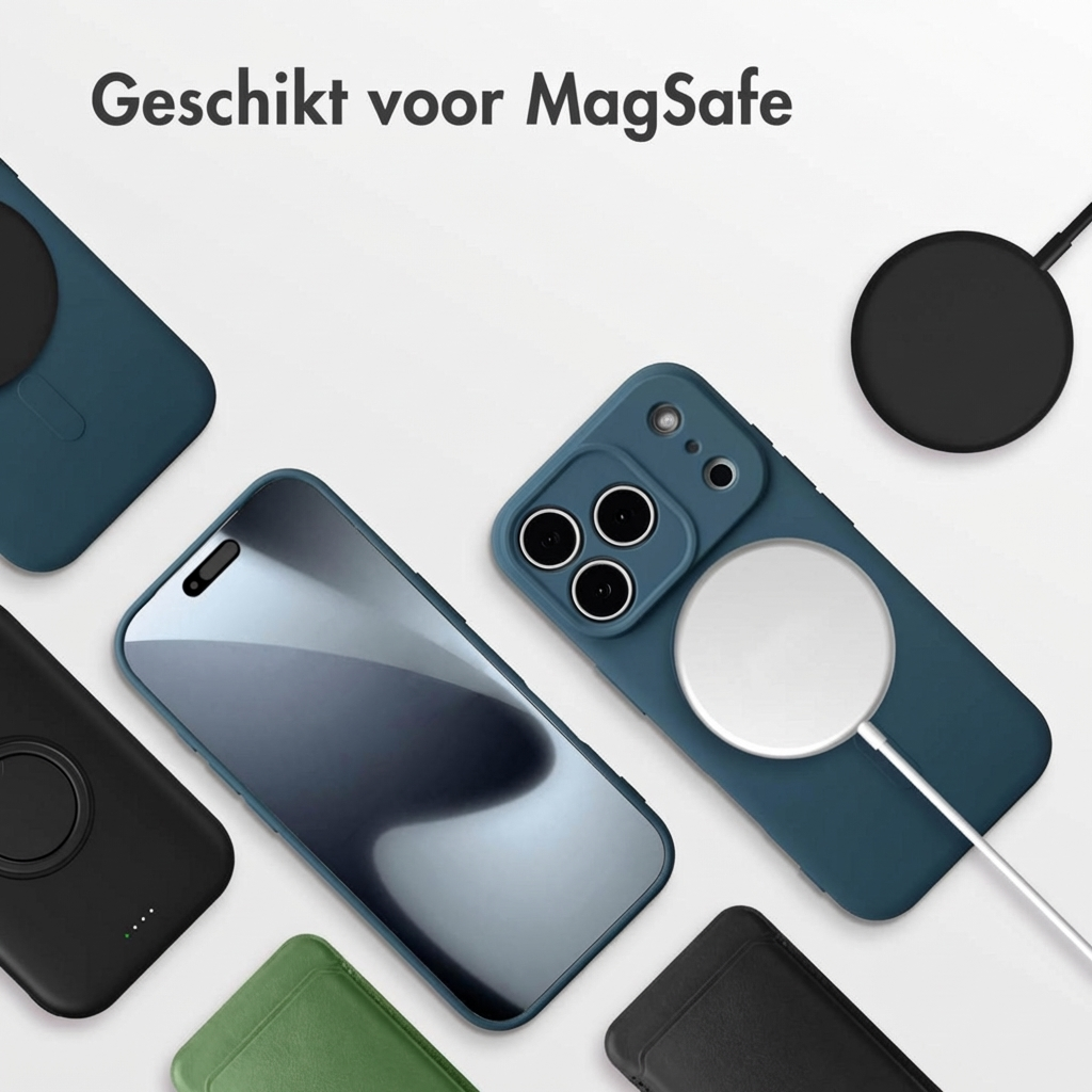 Meerdere iPhone-hoesjes en MagSafe-laders gerangschikt op witte achtergrond.