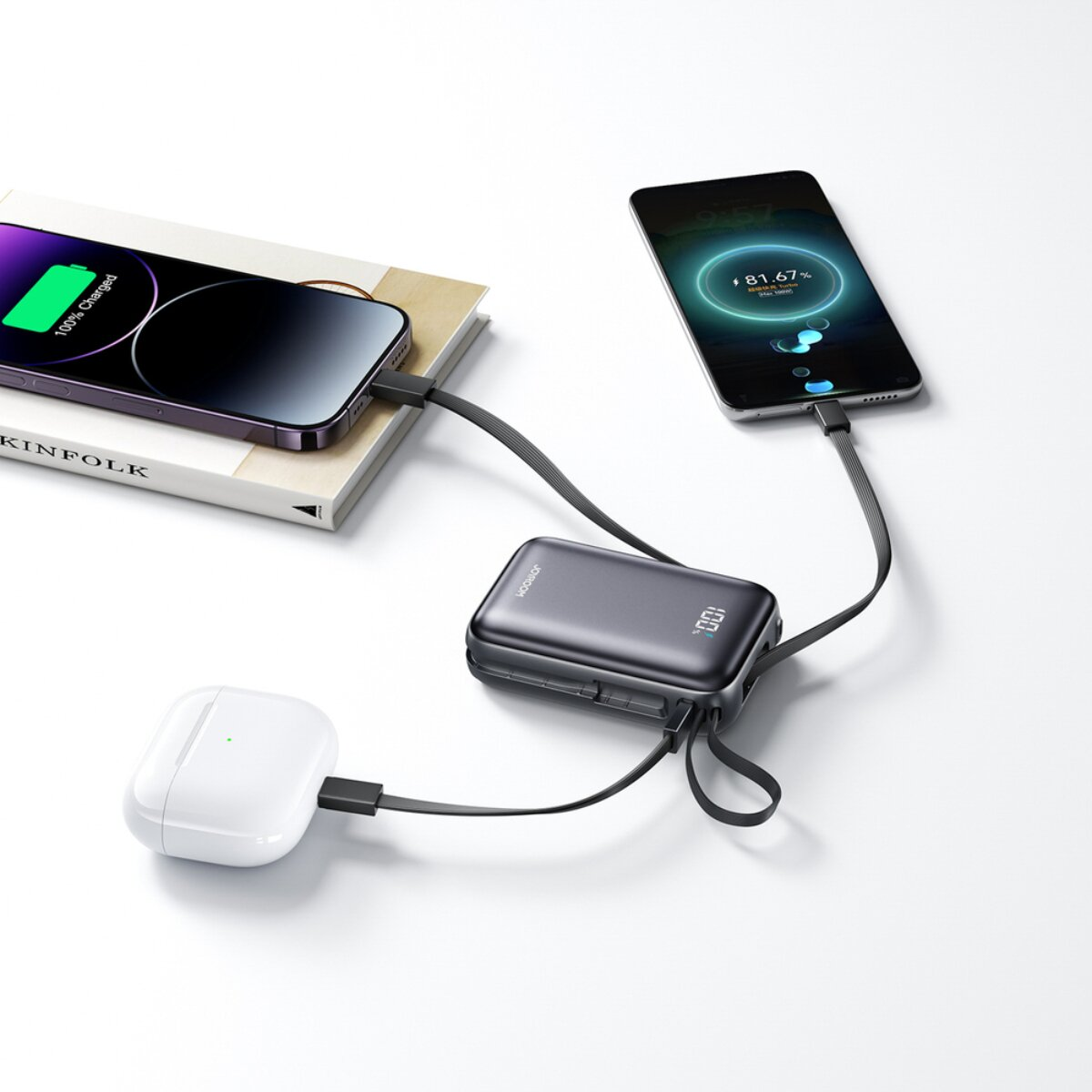 Power bank carica telefono, AirPods e un altro telefono. 100% carico.