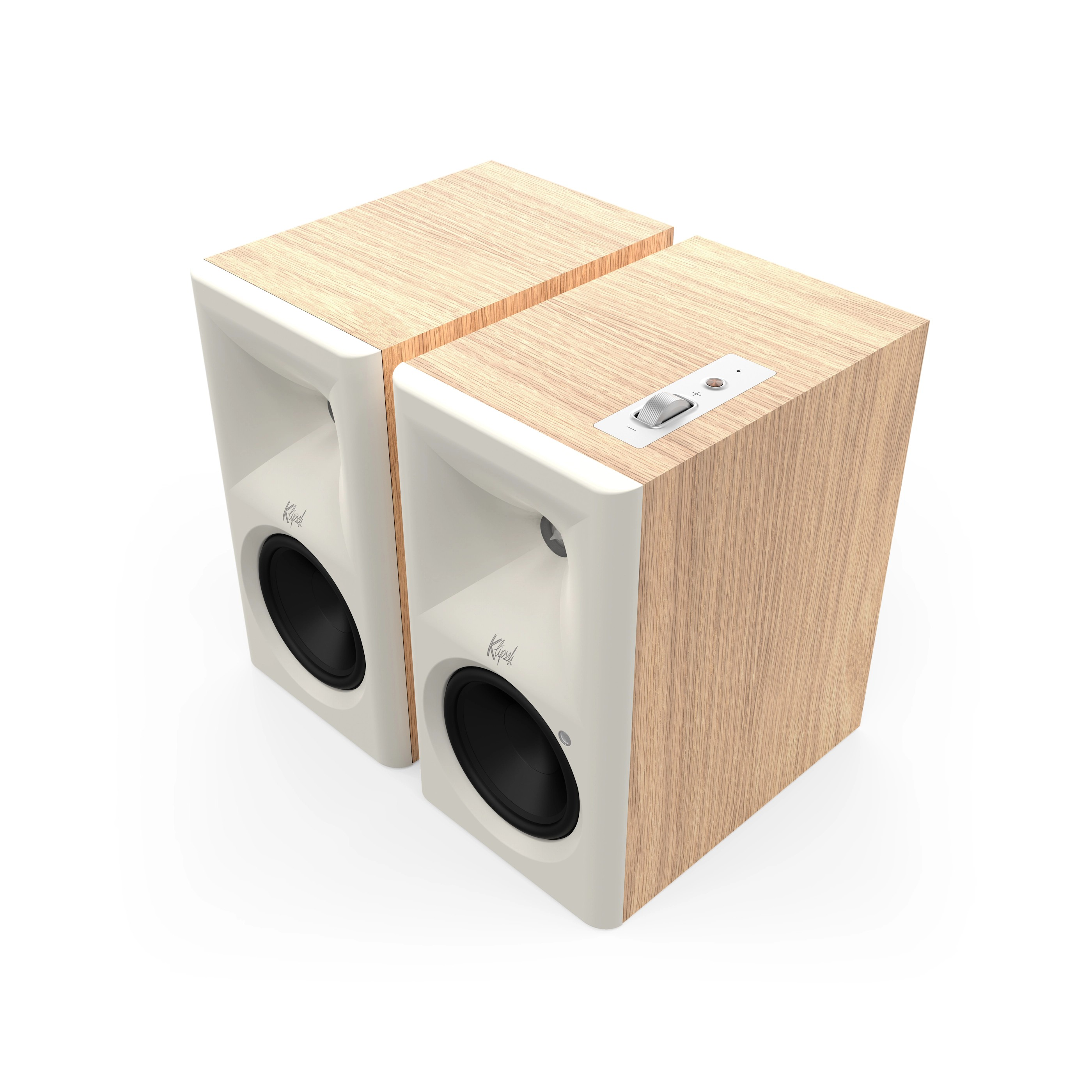 Zwei weiße Lautsprecher mit Holzgehäuse und schwarzen Membranen auf weißem Hintergrund.