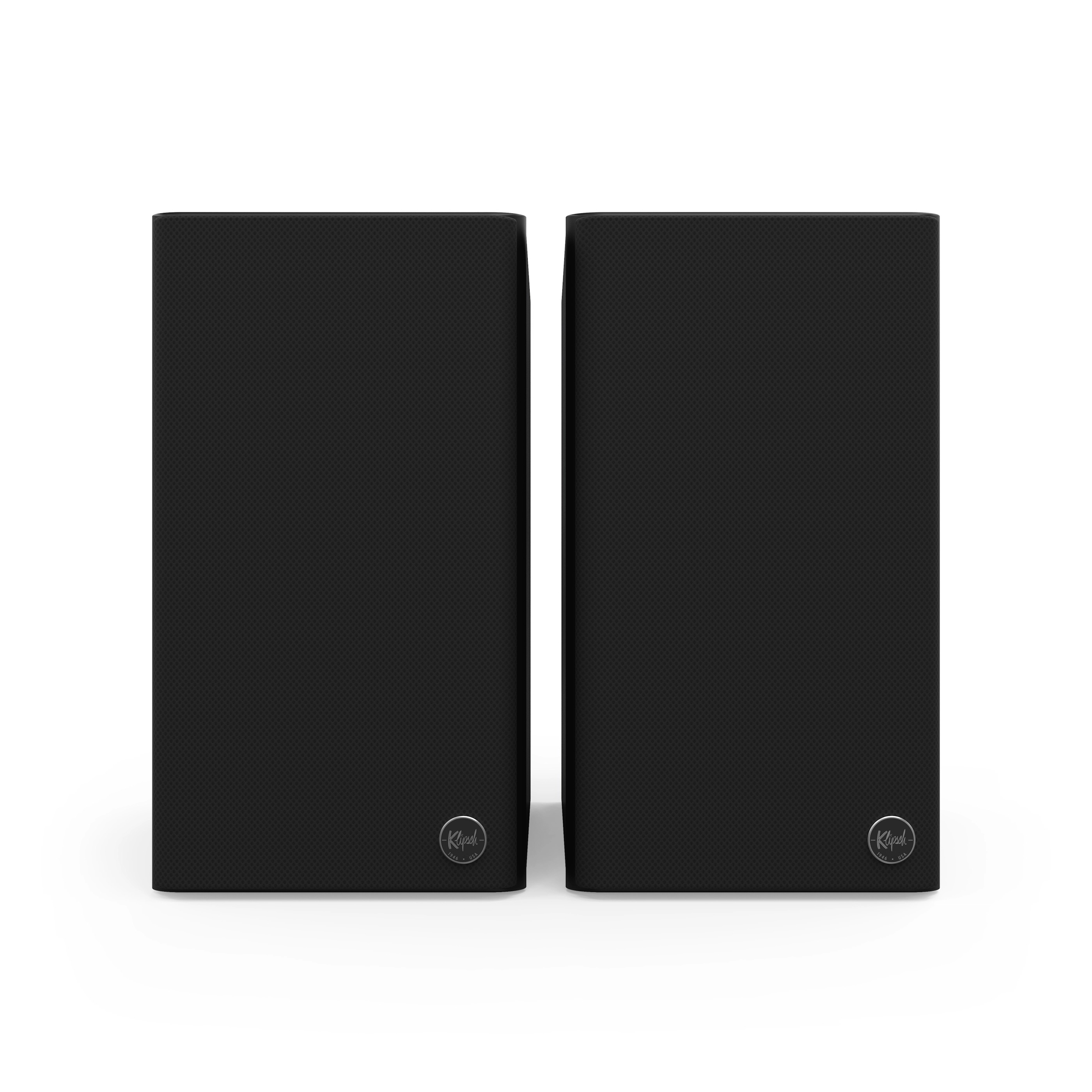 Zwei schwarze Lautsprecher nebeneinander mit Klipsch-Logo.