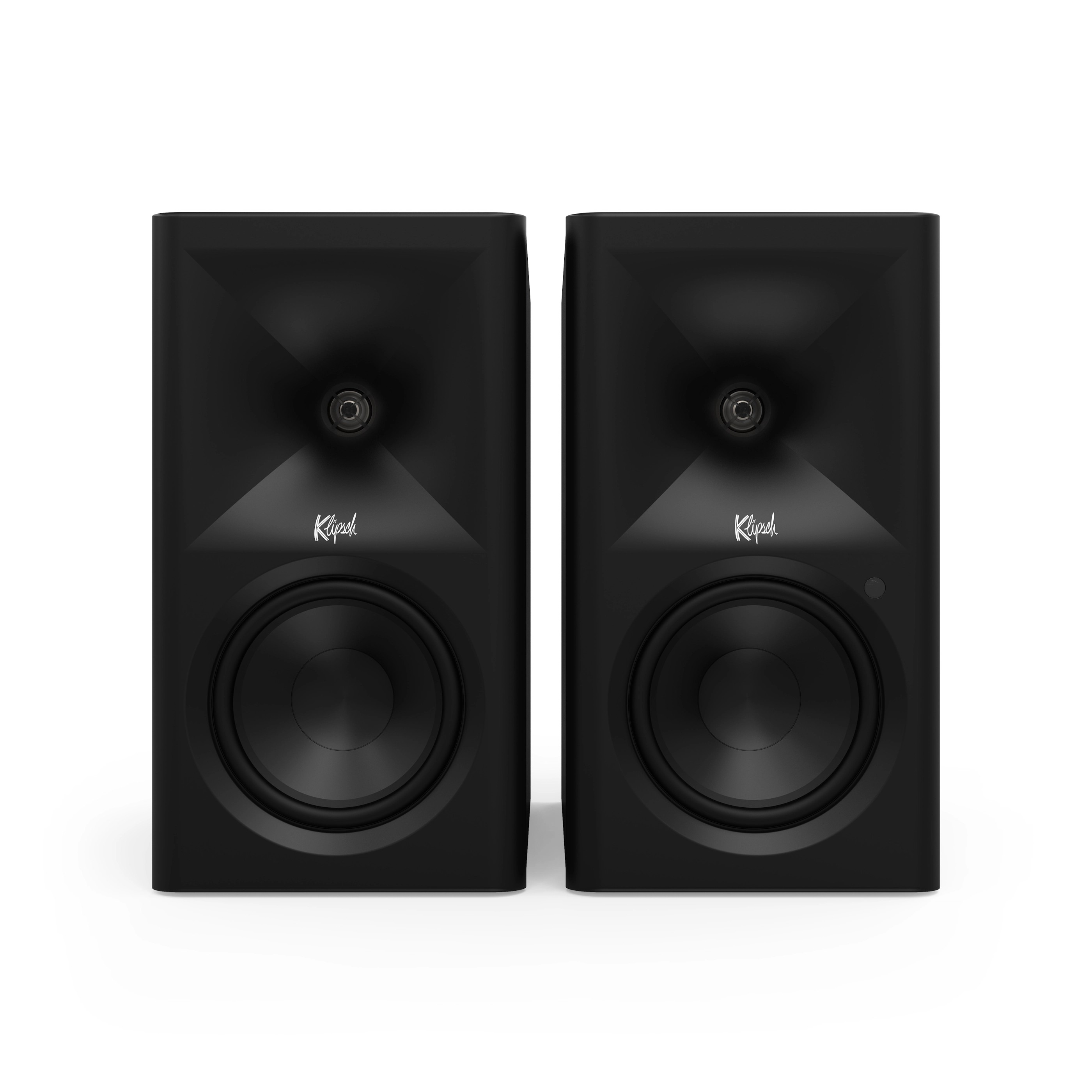 Zwei schwarze Klipsch-Lautsprecher mit Konusmitteltöner und Hochtöner.